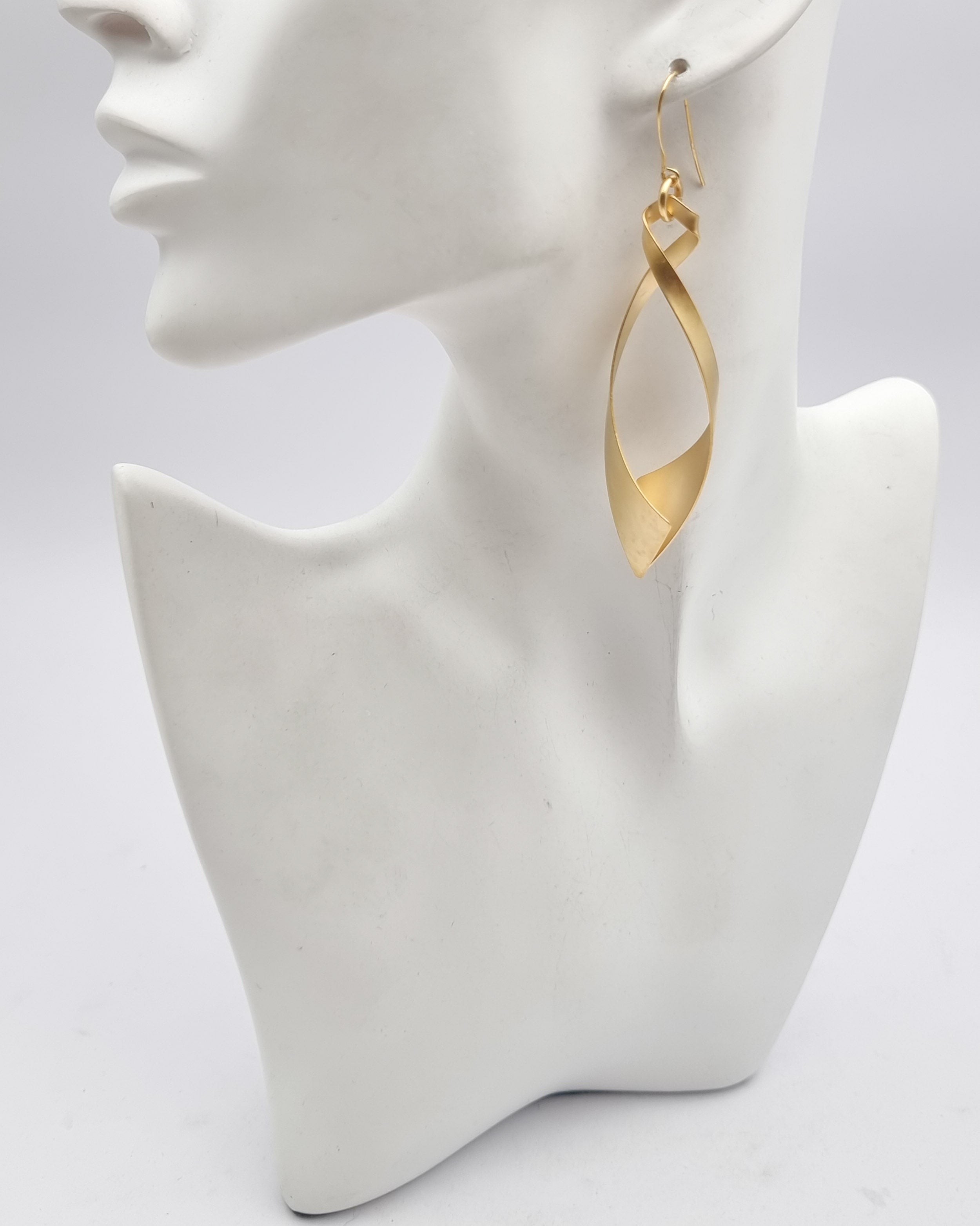 עגילי מובייל מסובבים