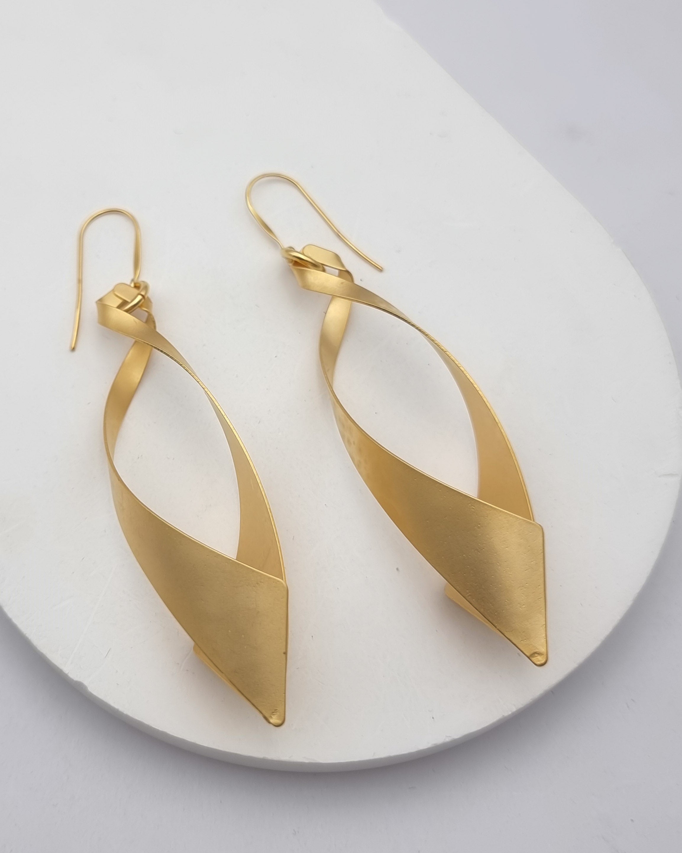 עגילי מובייל מסובבים