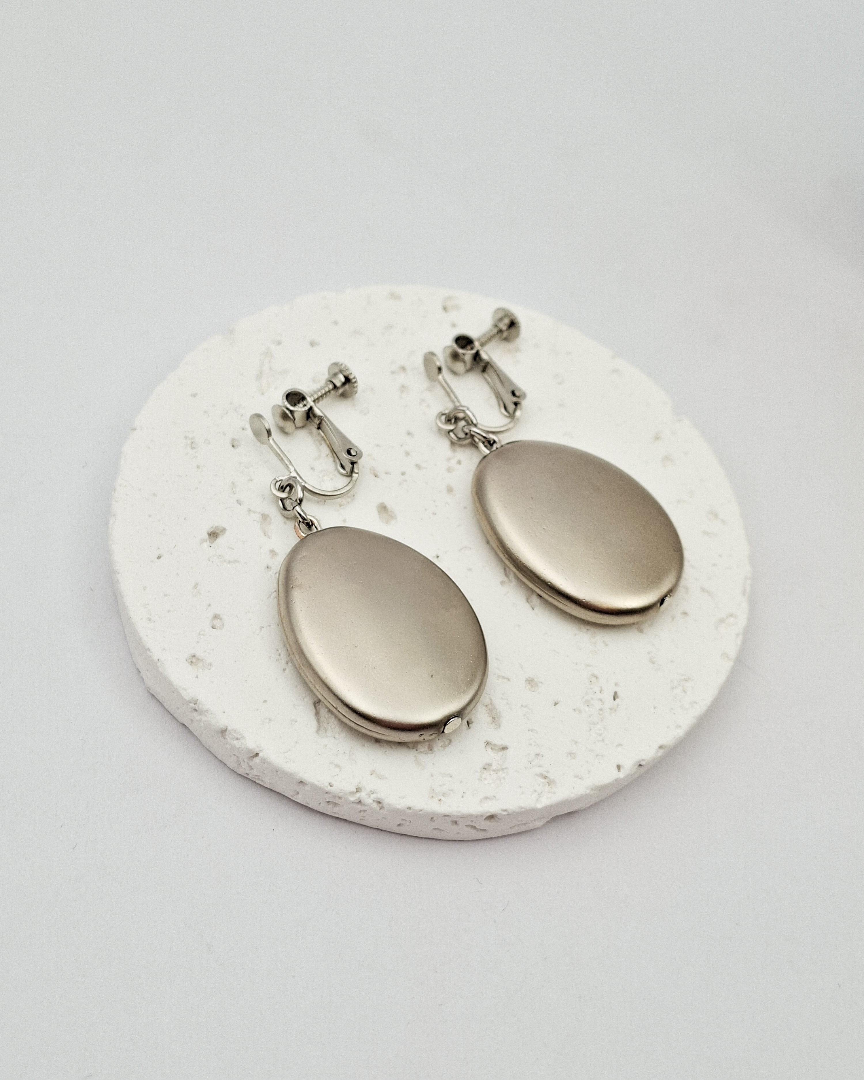 עגילי קליפס טיפה שטוחה