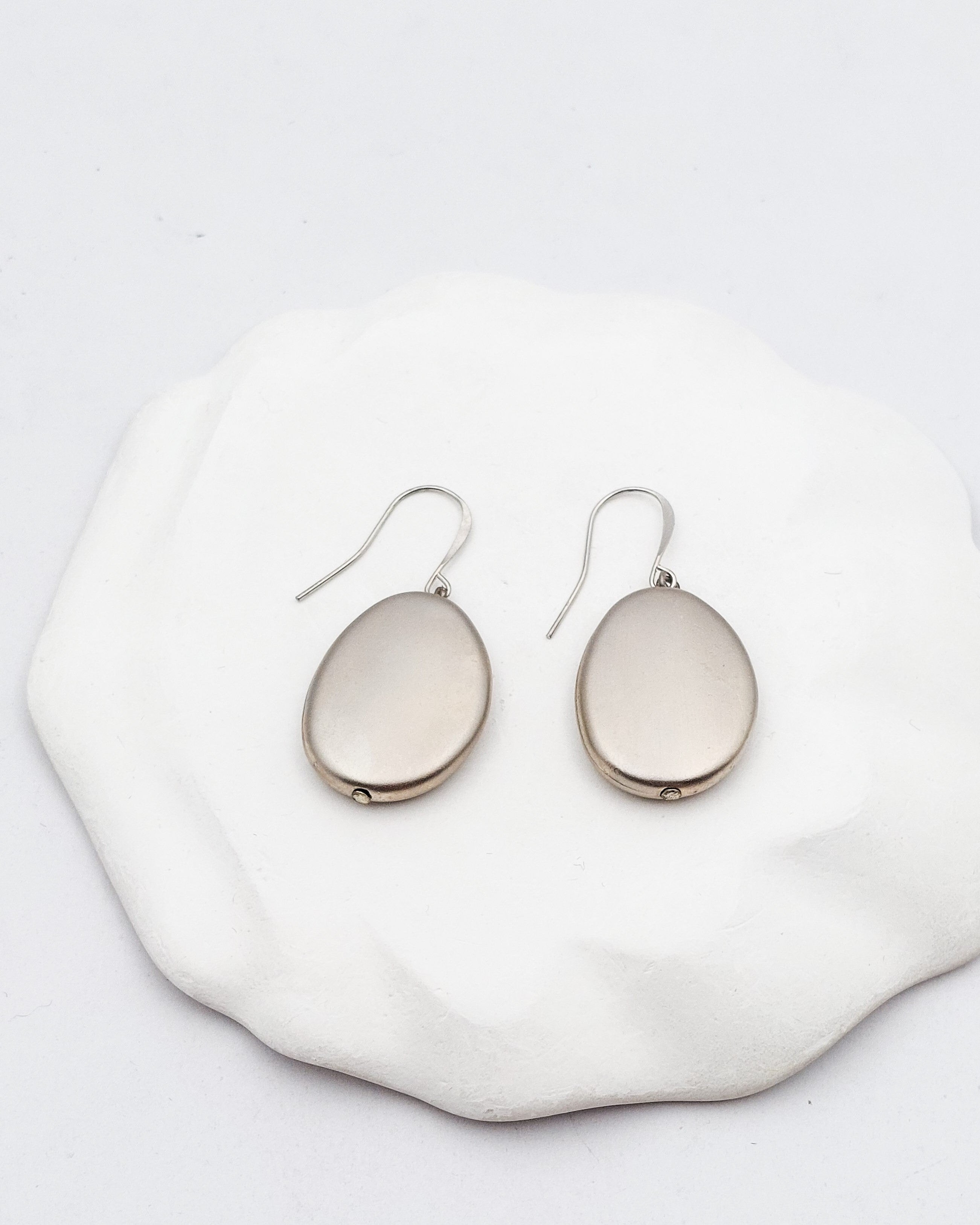 עגילי טיפה שטוחה