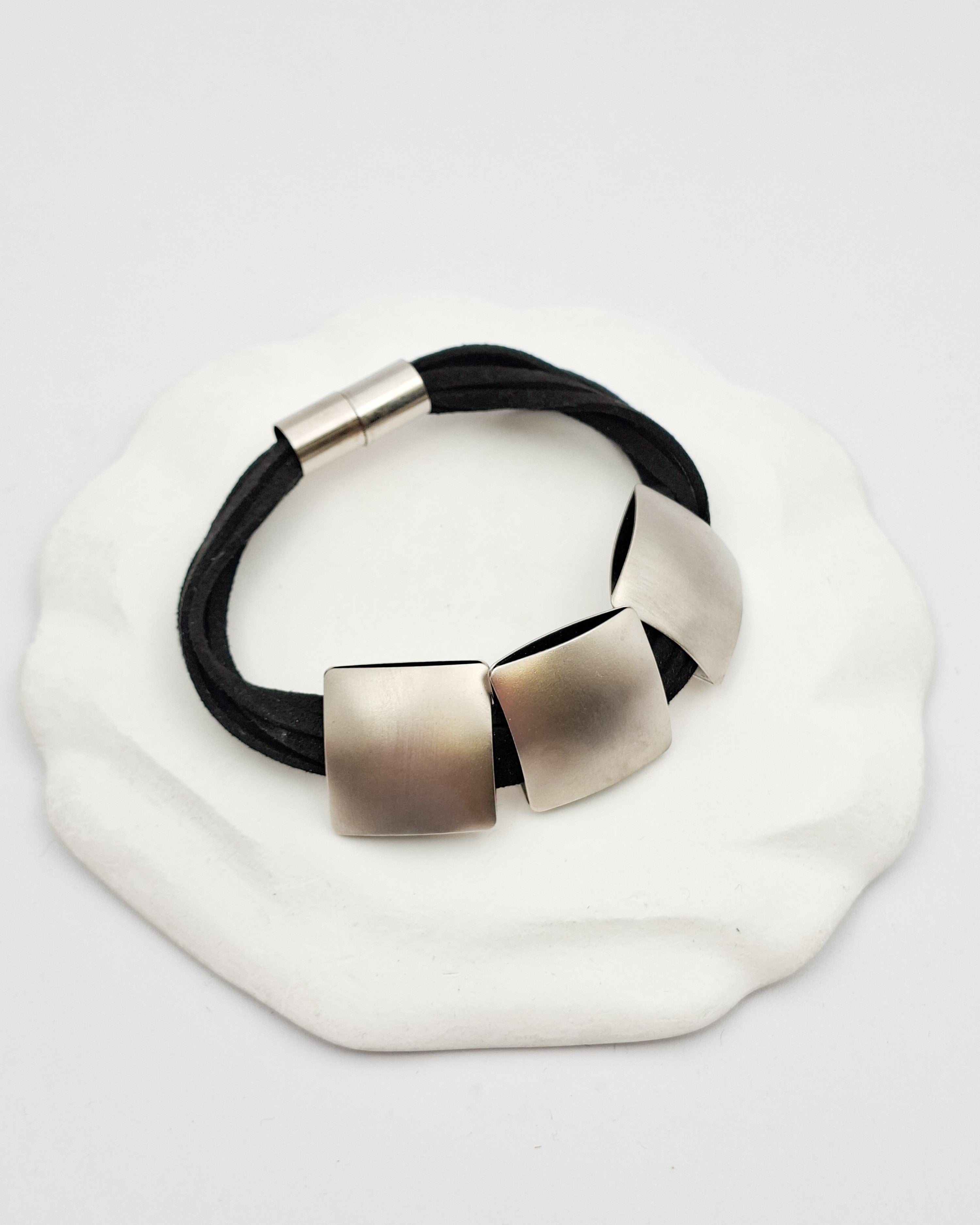 צמיד כריות מגנט