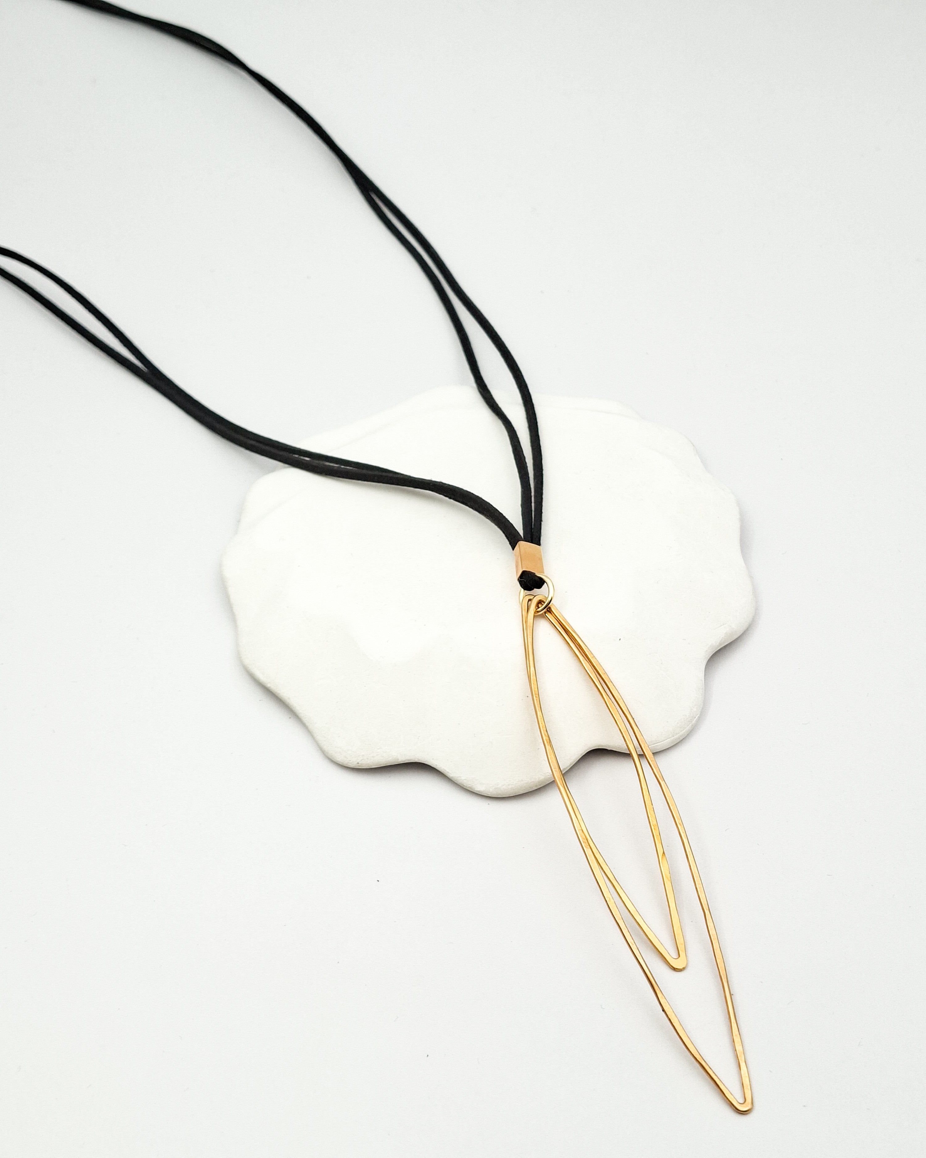 שרשרת עלים ארוכה עבודת יד