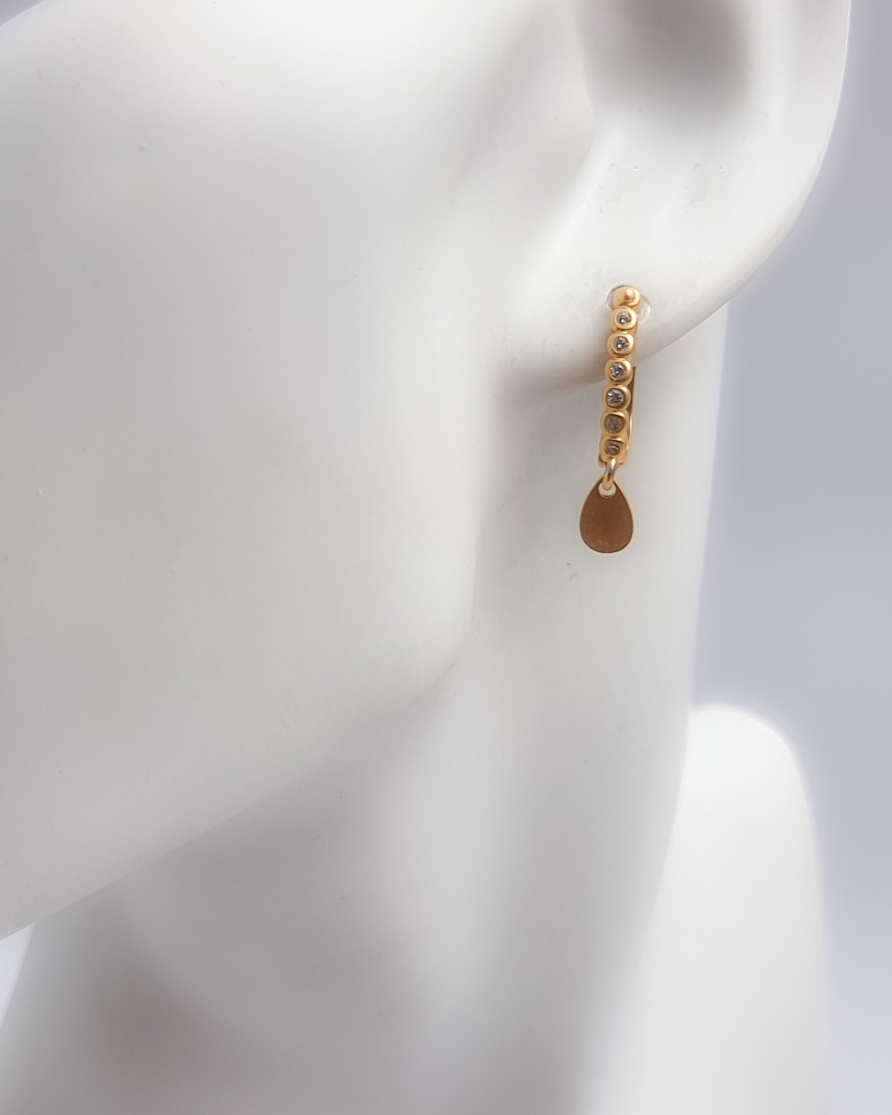 עגילים  משובצים זירקונים טיפה מלאה זהב