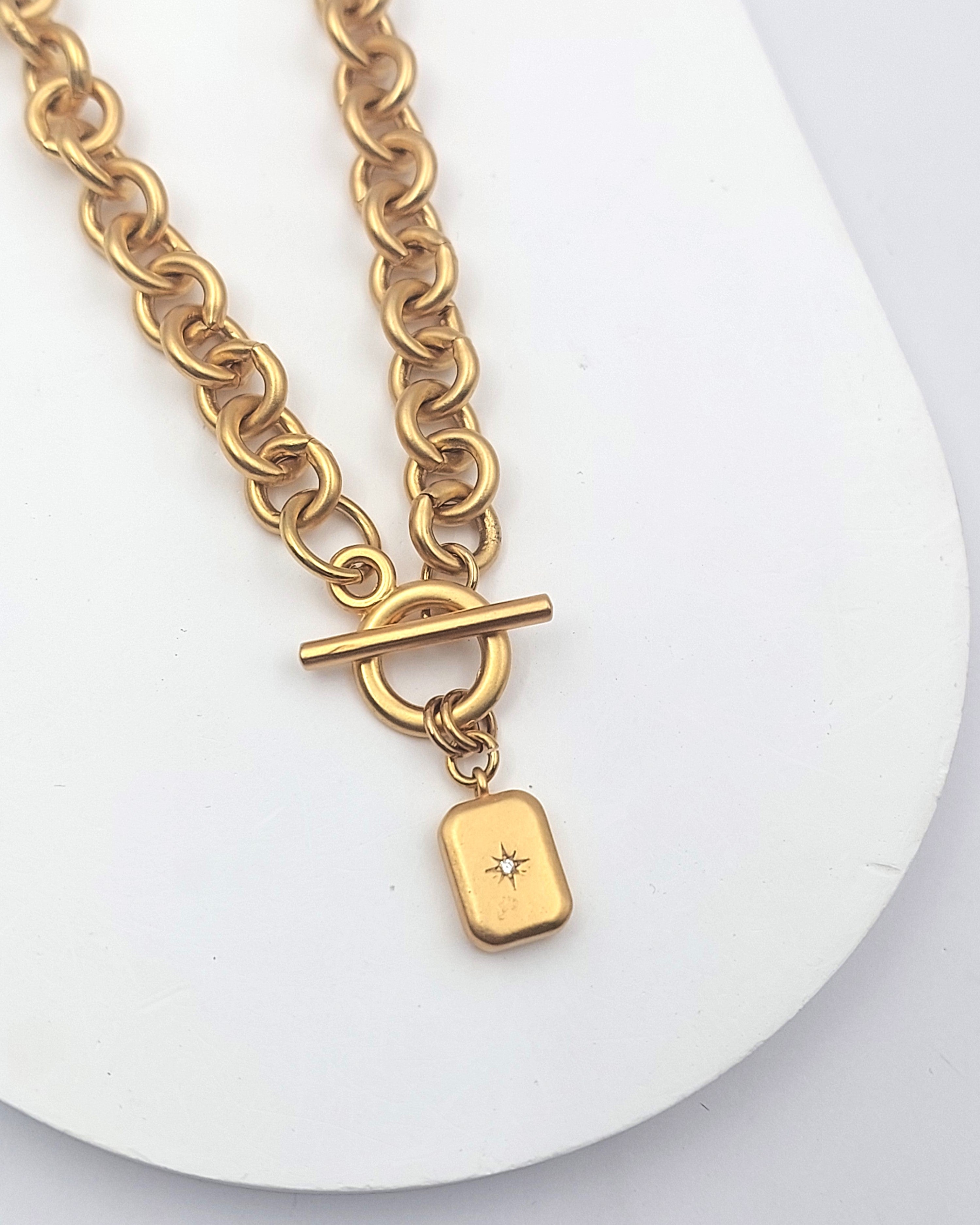 שרשרת לולאות מלבן משובץ זירקון זהב