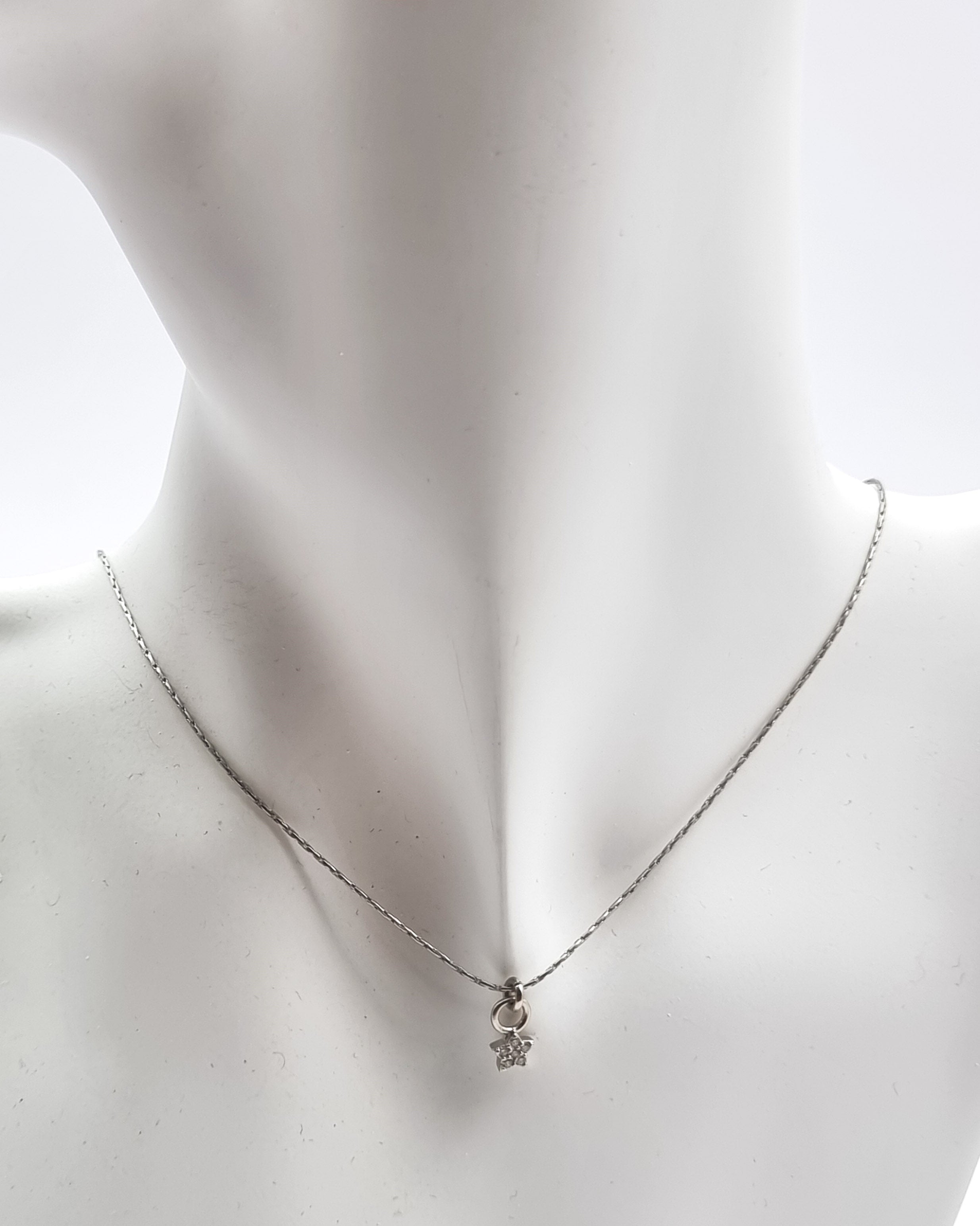 שרשרת כוכב זירקונים