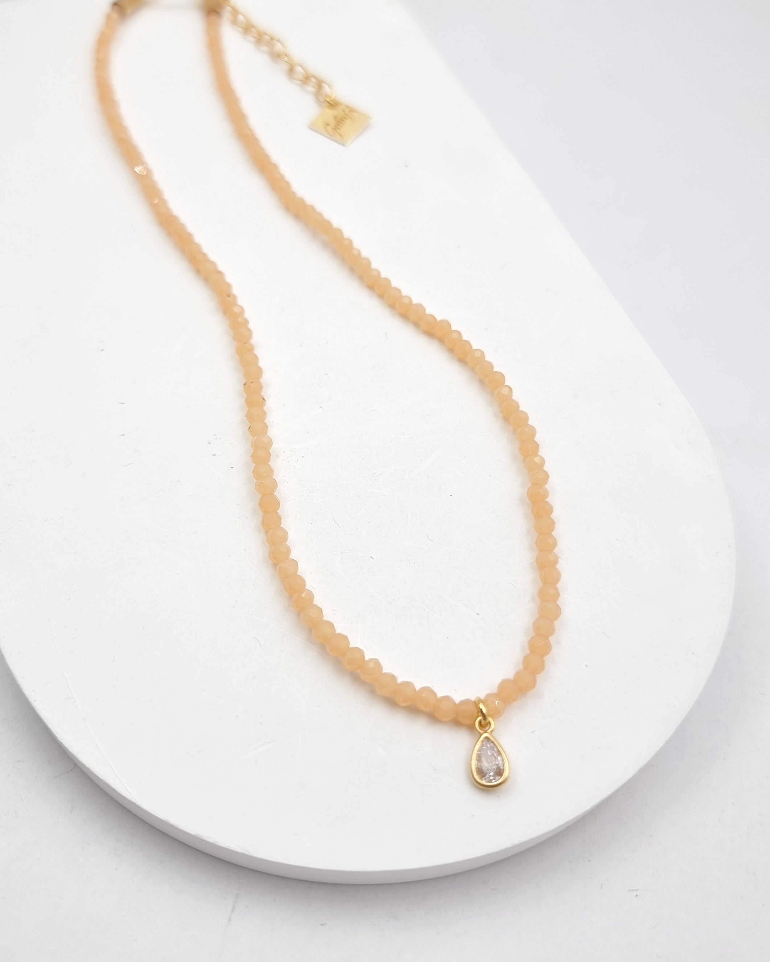 שרשרת קריסטלים טיפה זירקון ממוסגר אמה