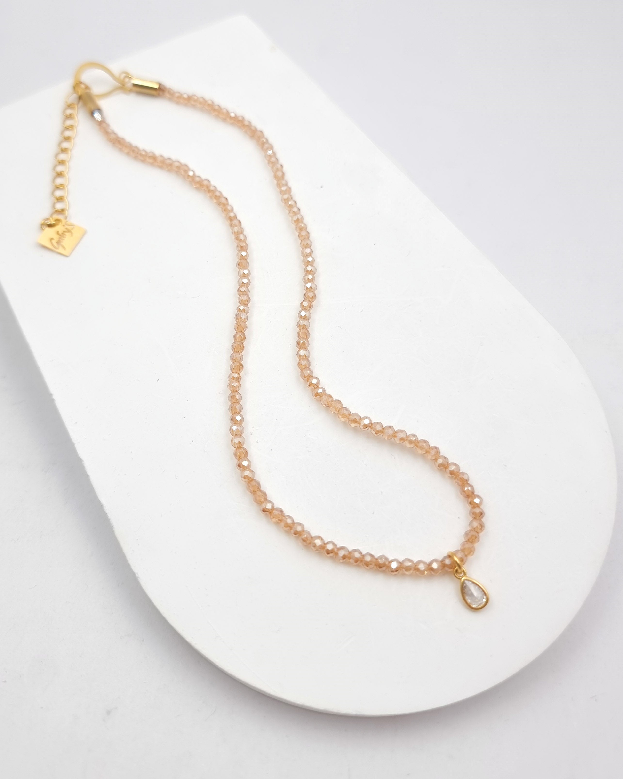 שרשרת קריסטלים טיפה זירקון ממוסגר אמה