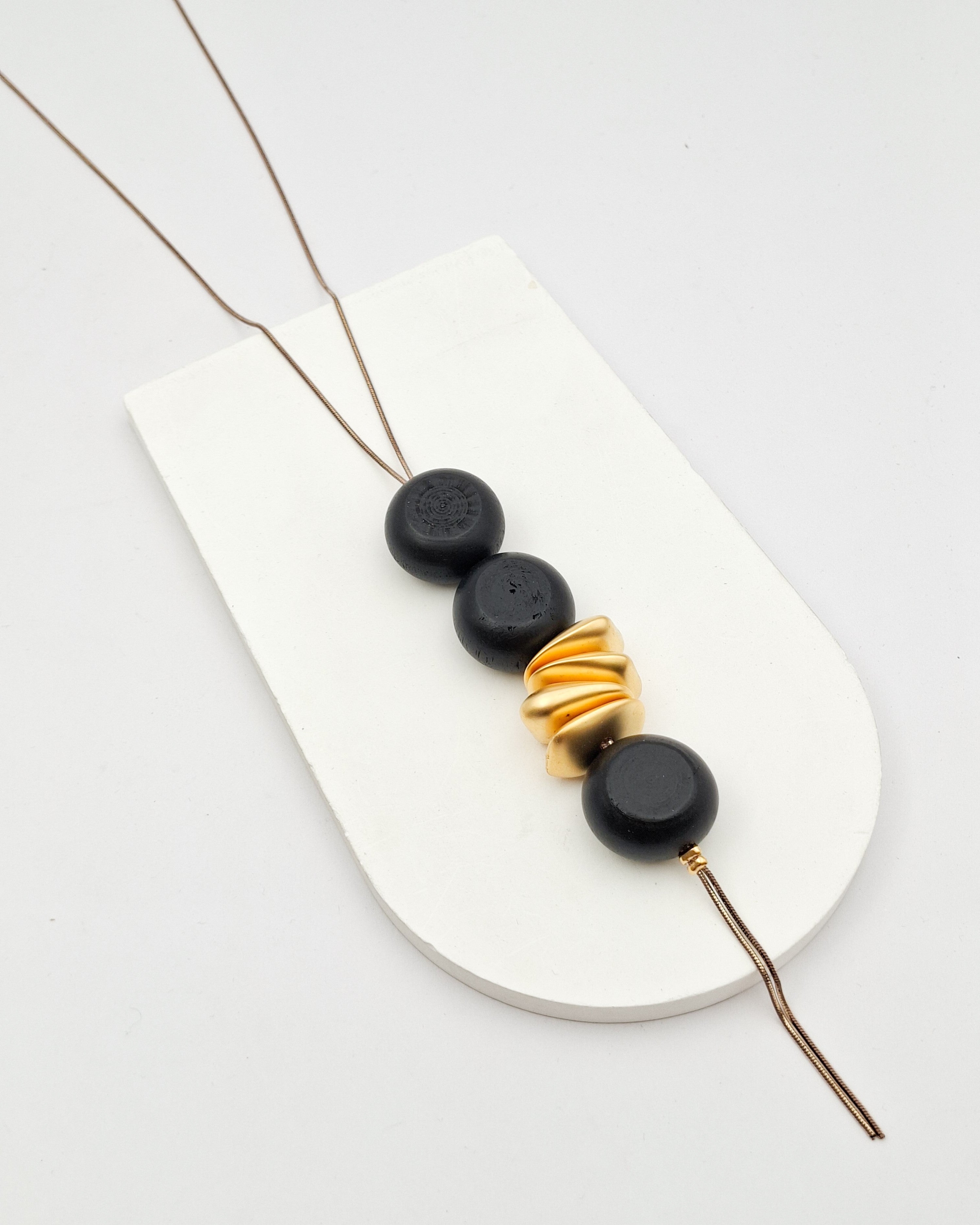 שרשרת עניבה עיגולי עץ