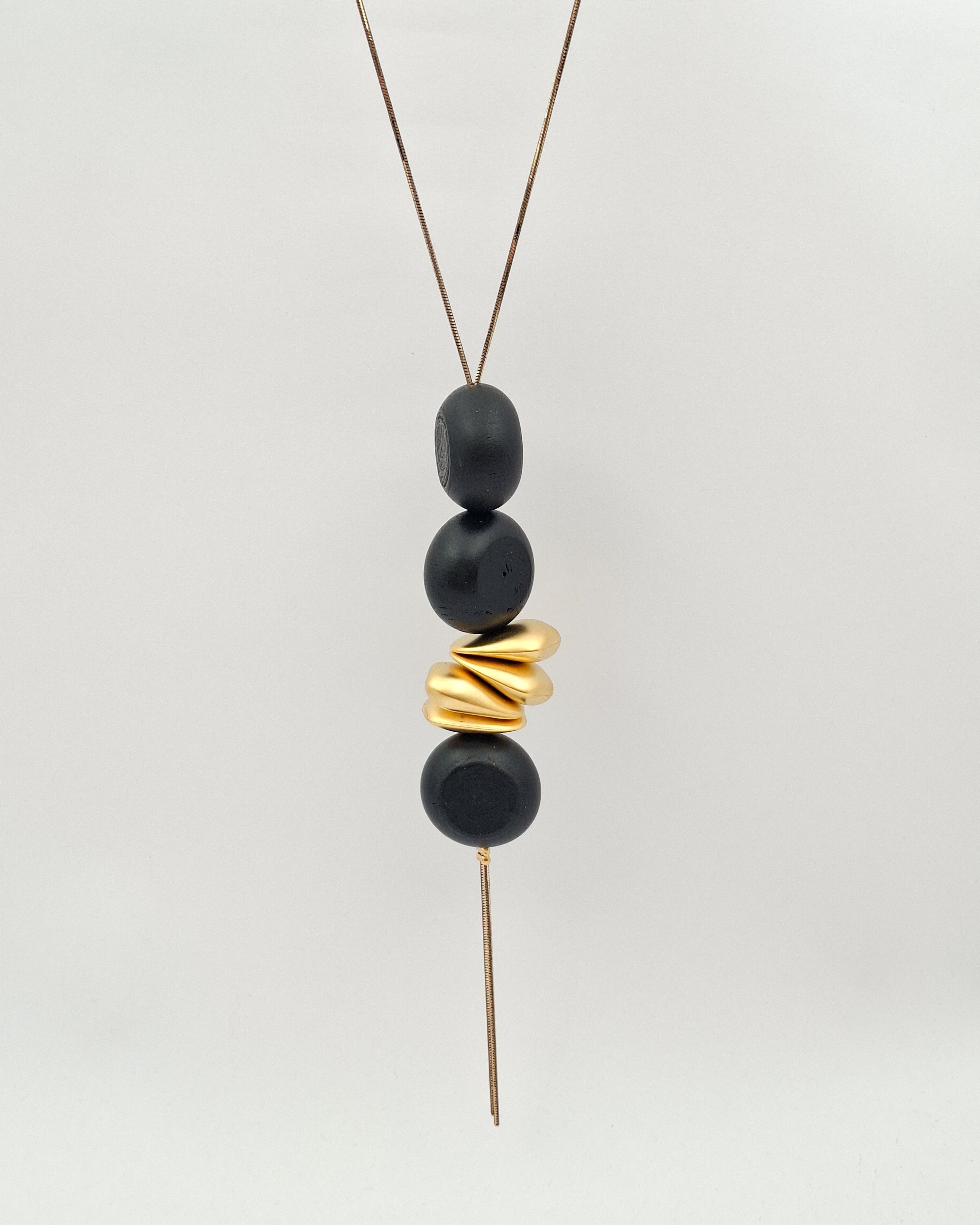 שרשרת עניבה עיגולי עץ