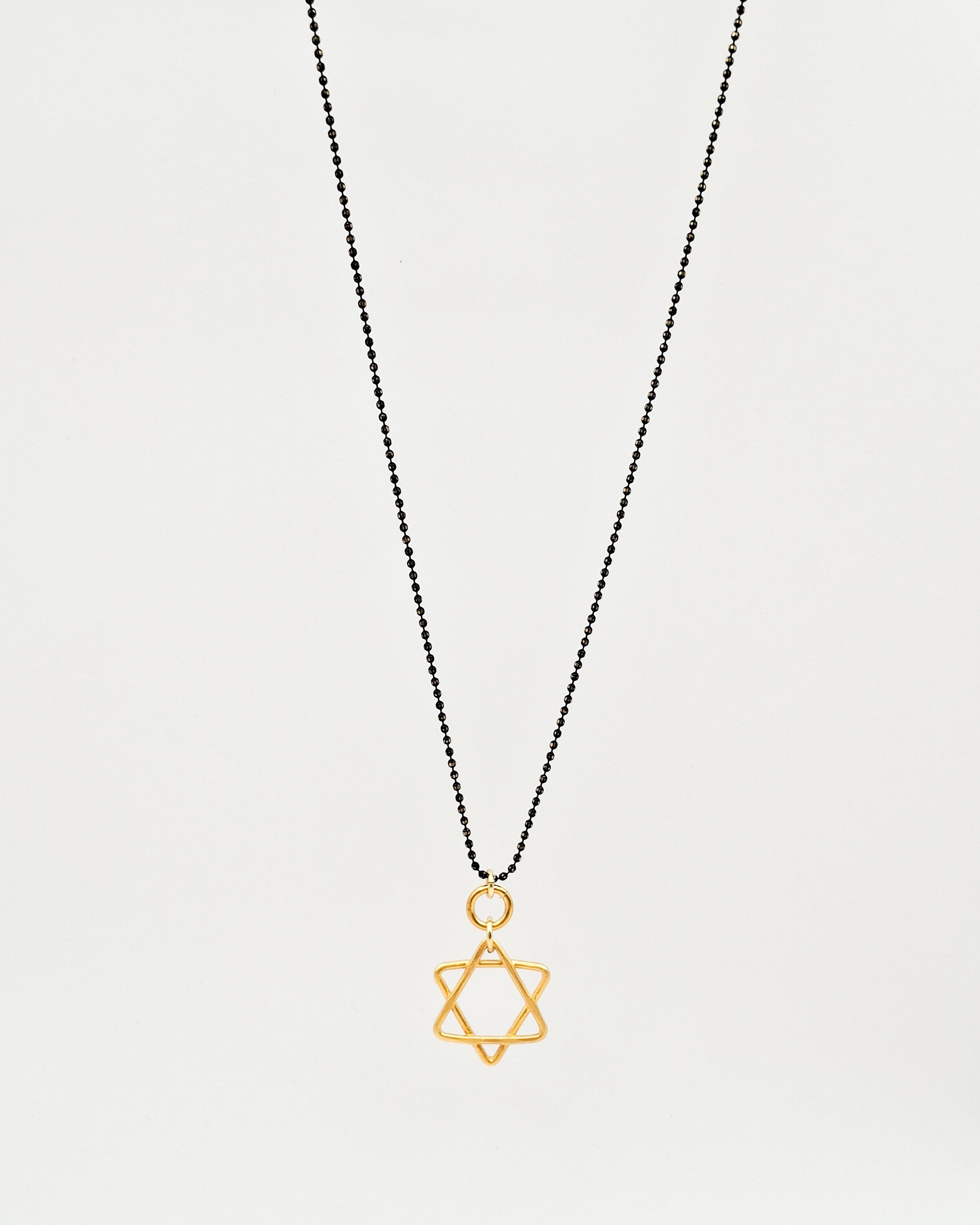 שרשרת מגן דוד קטן עבודת יד זהב