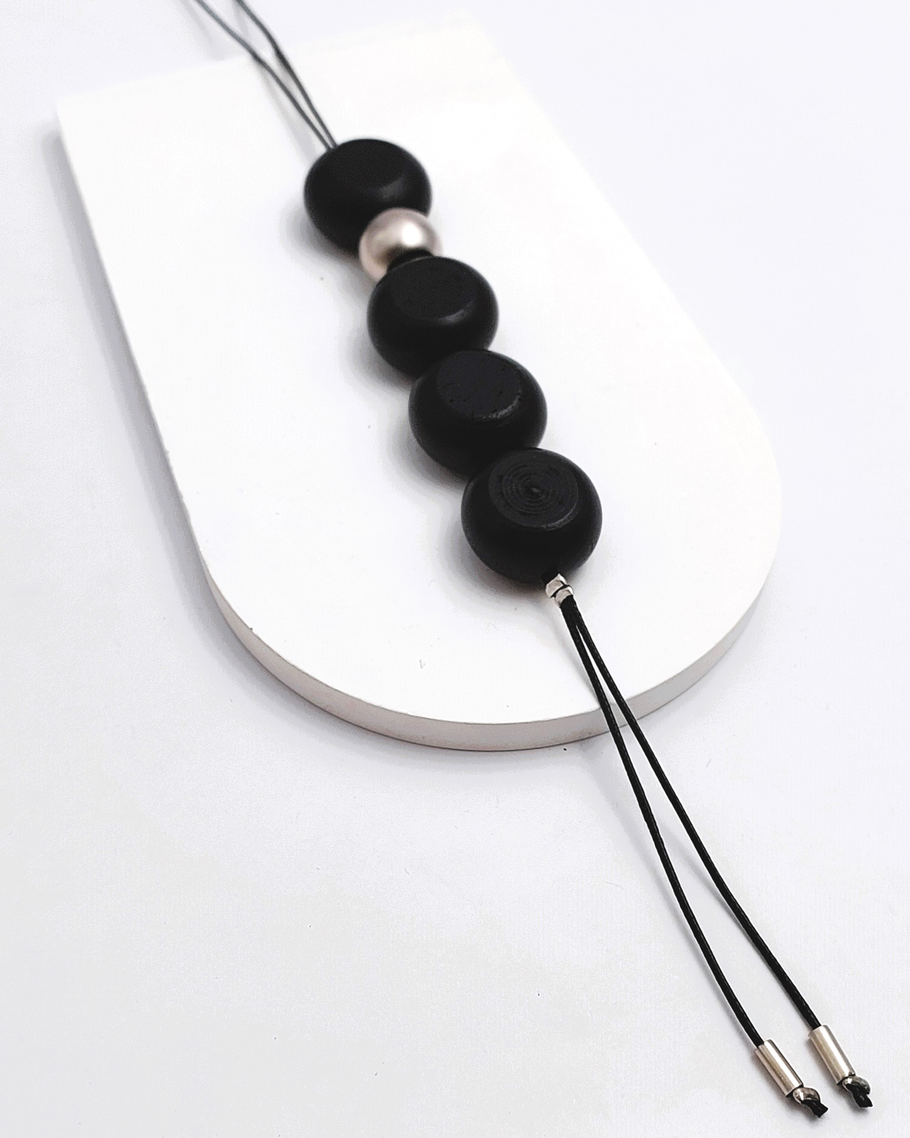 שרשרת עניבה עיגולי עץ וכותנה