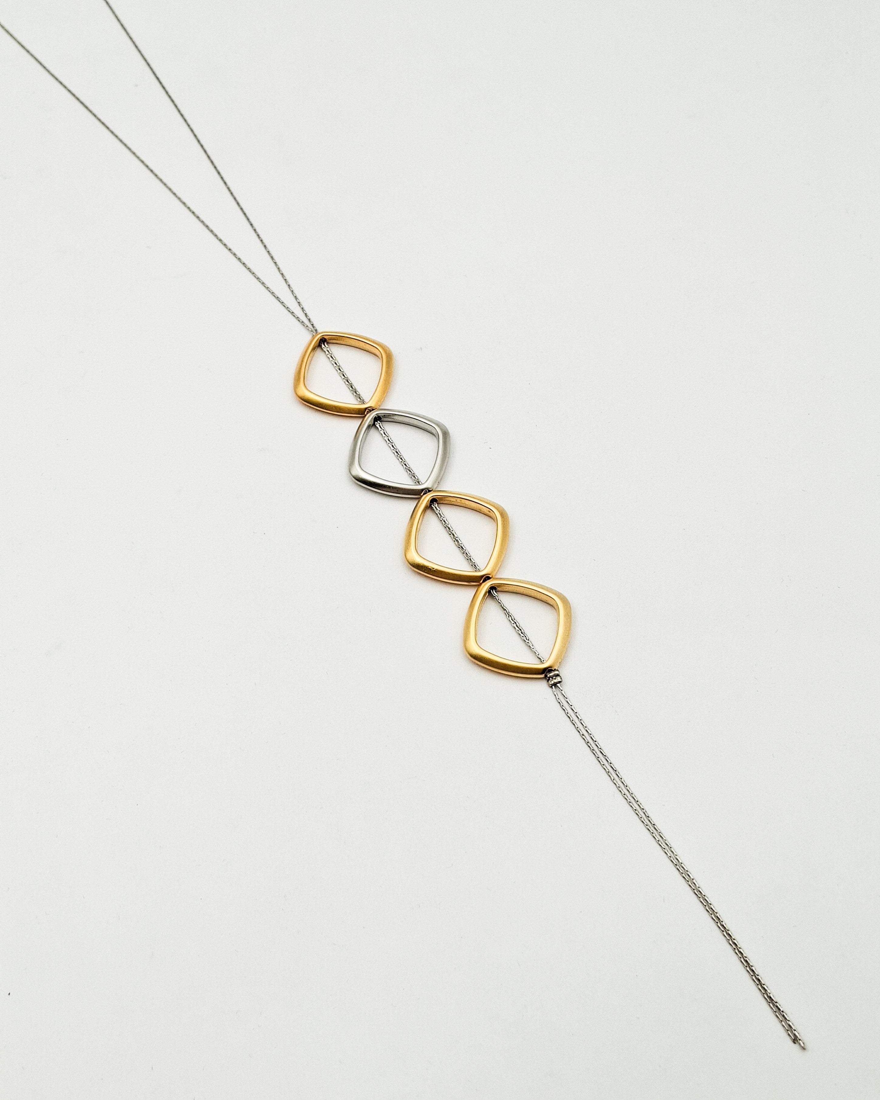 שרשרת עניבה מעוינים כסף וזהב