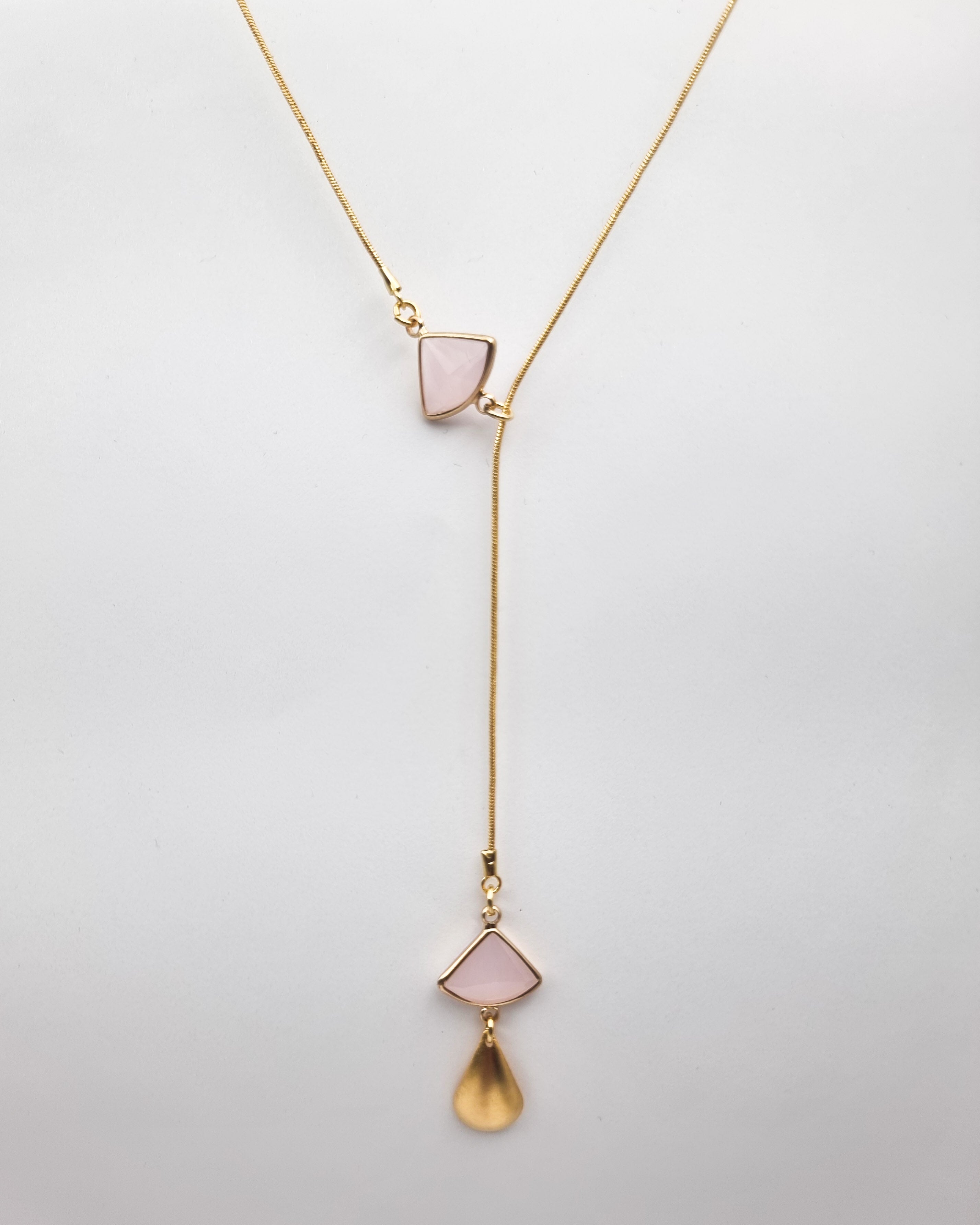 שרשרת עניבה קריסטלים משולשים