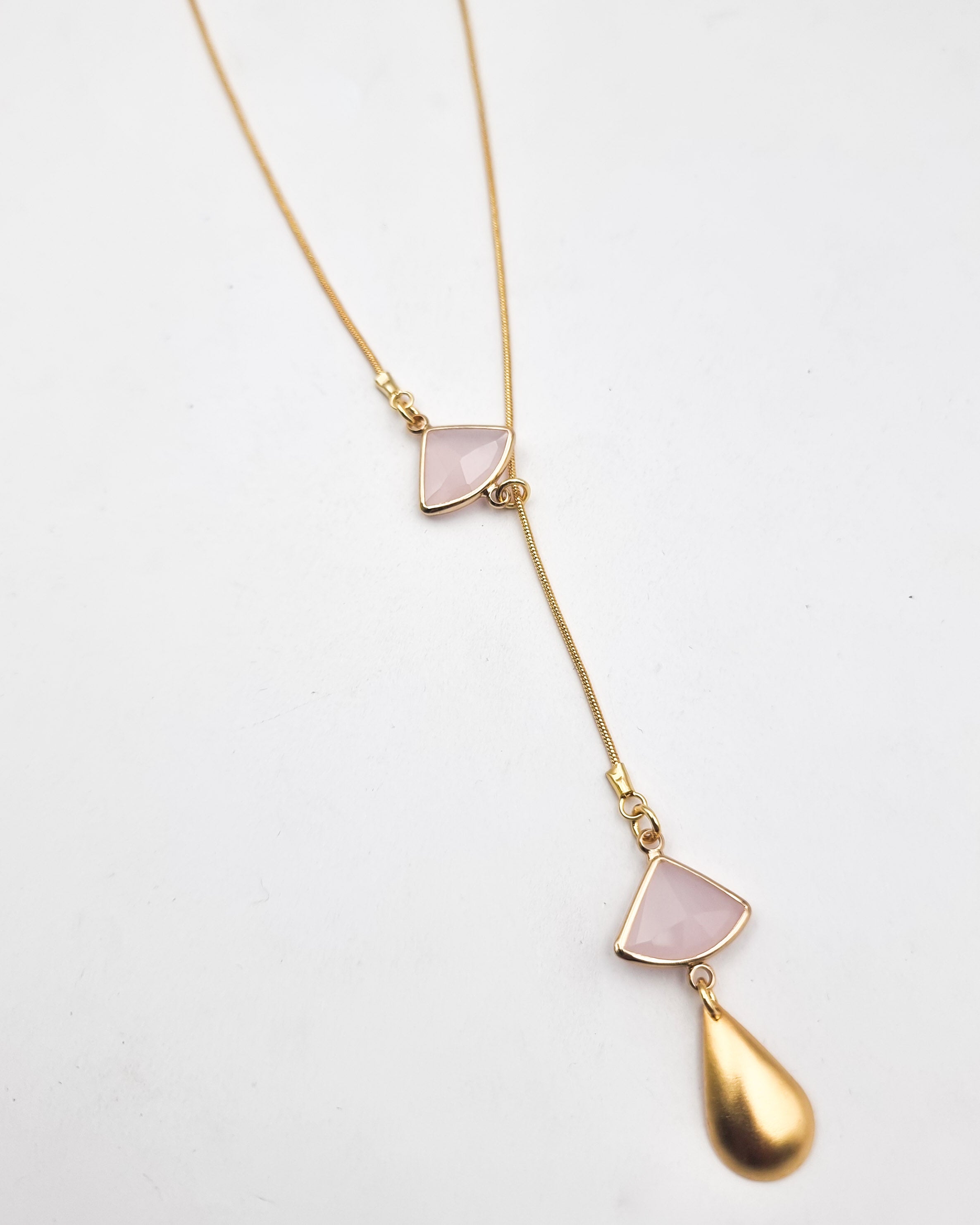 שרשרת עניבה קריסטלים משולשים