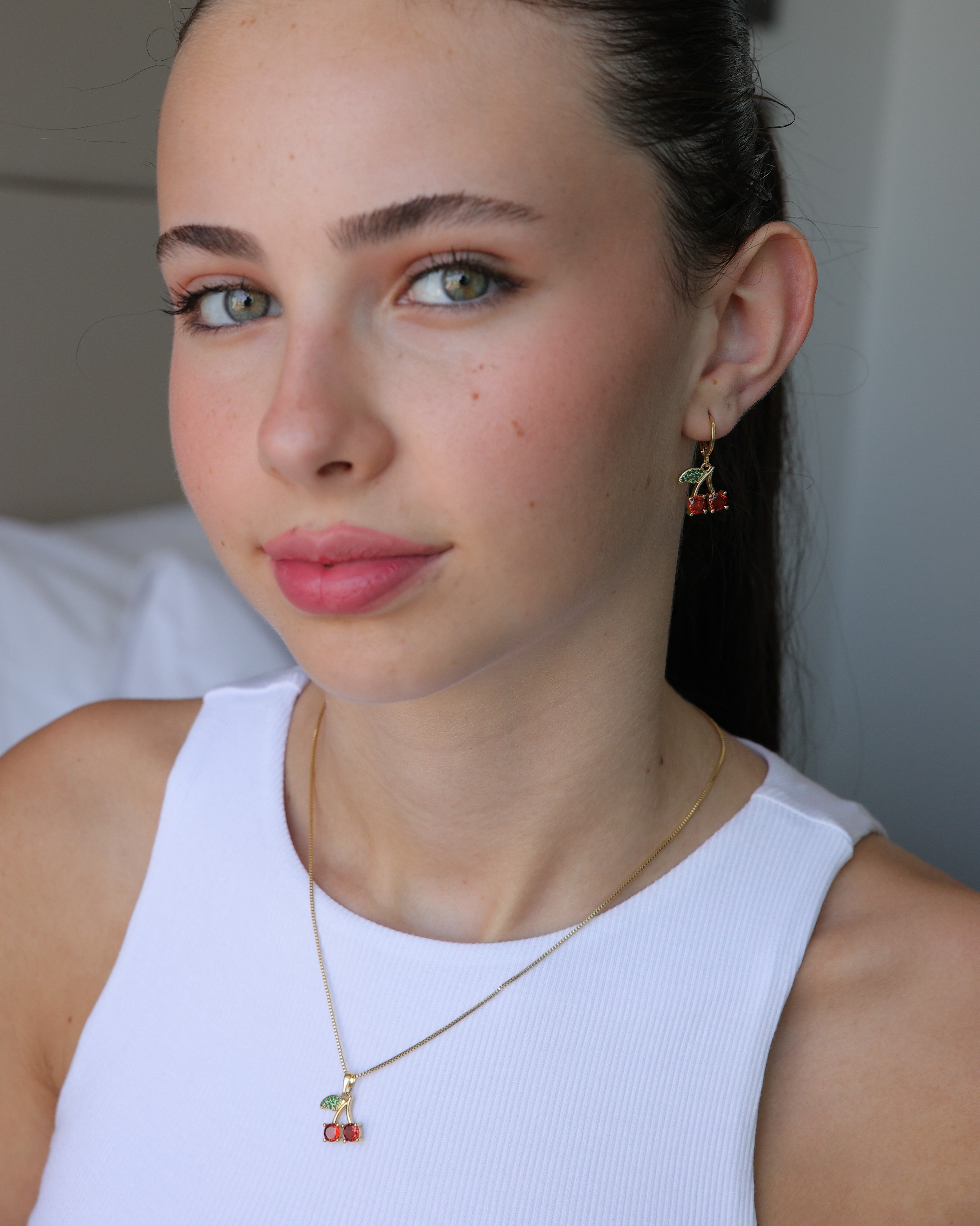 עגילי חישוק שרי