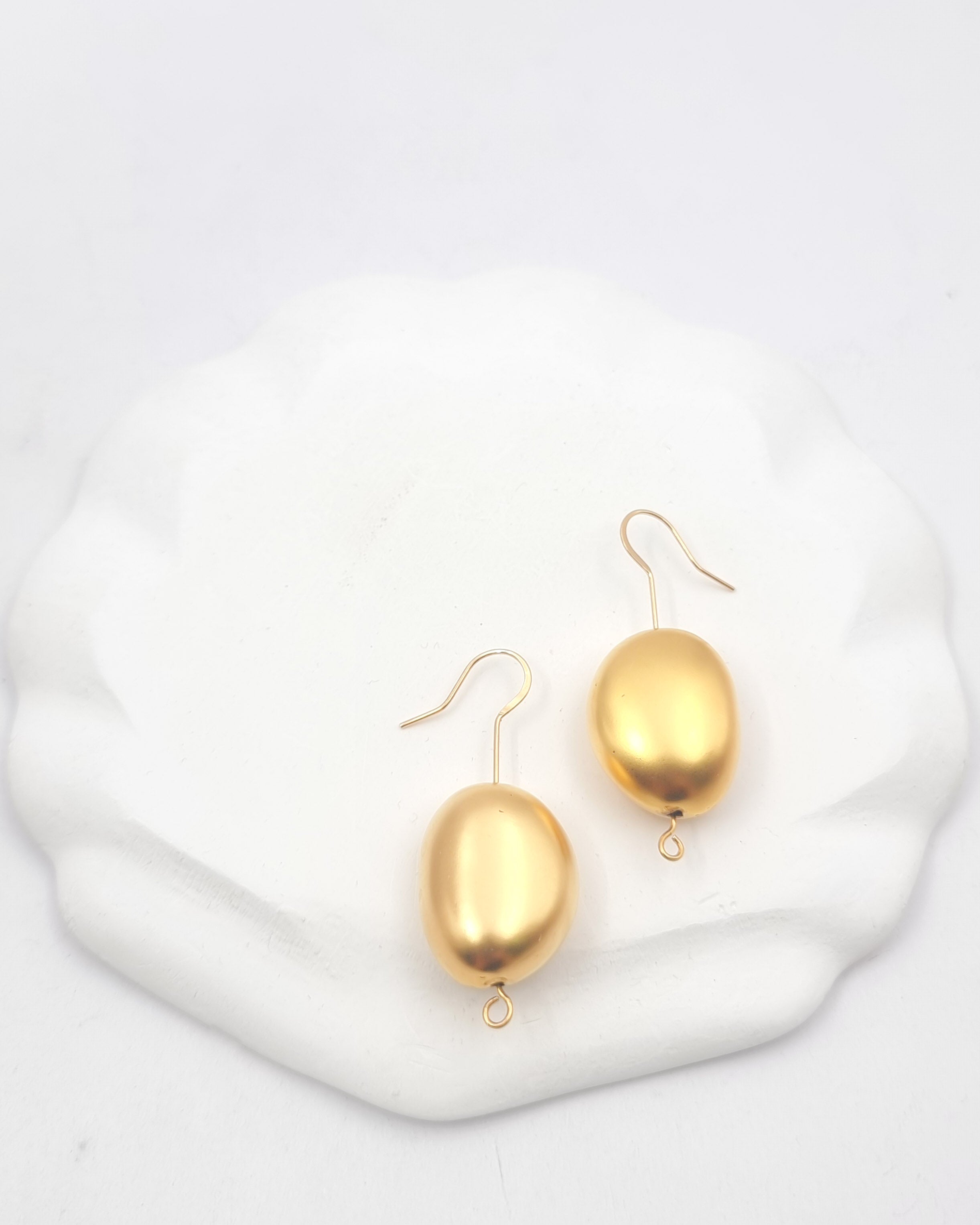 עגילים תלויים אובל נפחי זהב