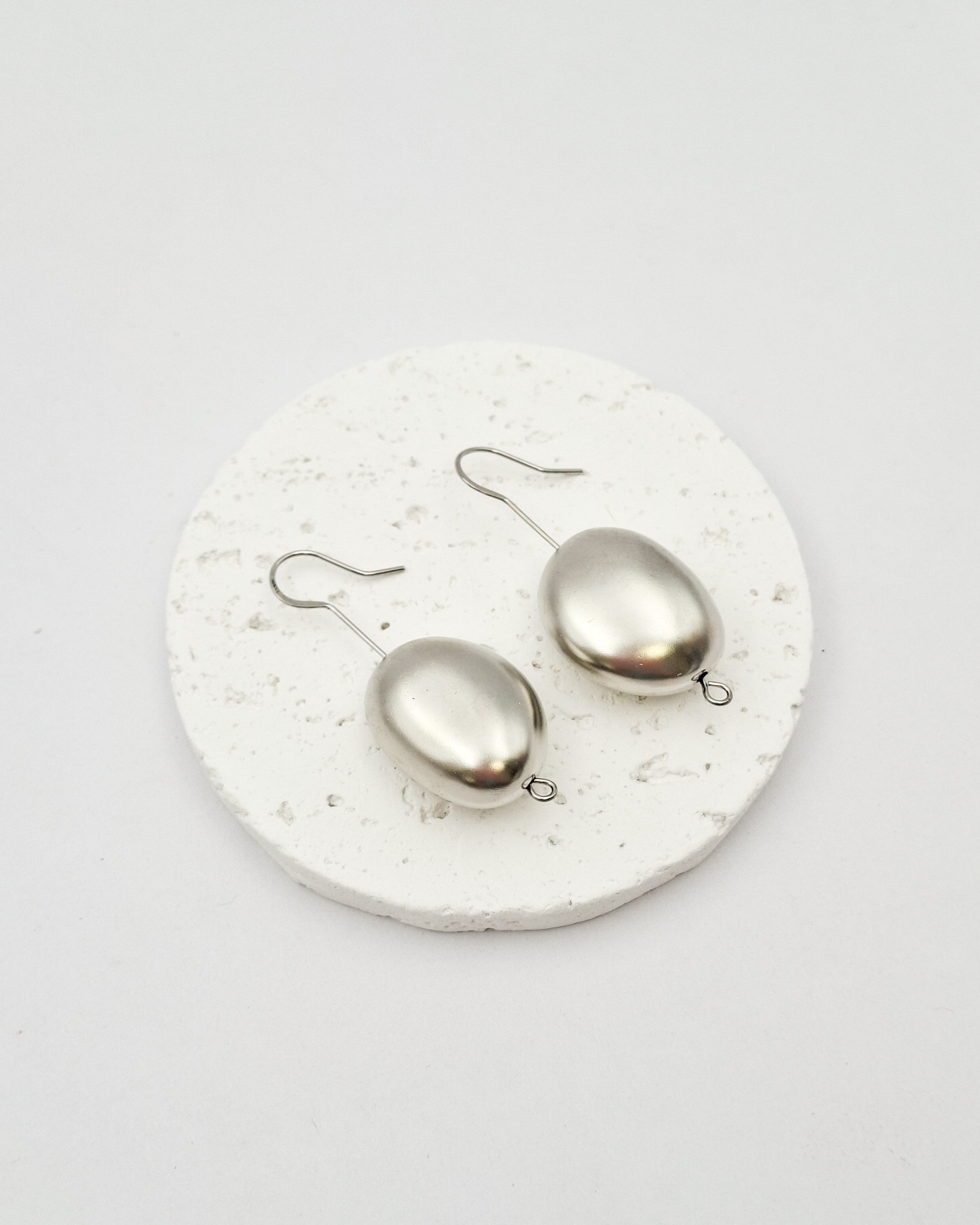 עגילים תלויים אובל נפחי כסף