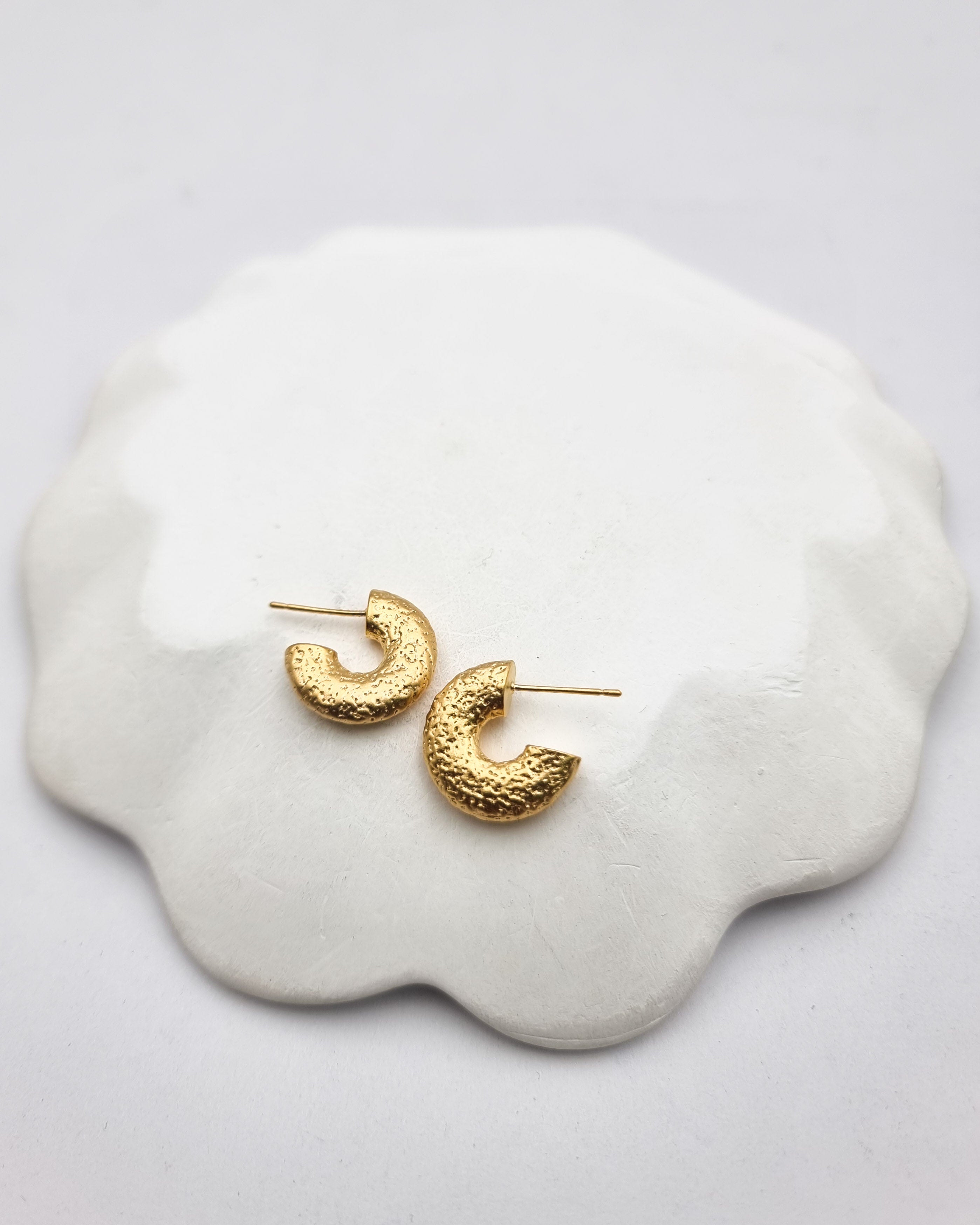 עגילי חישוק נגבה זהב