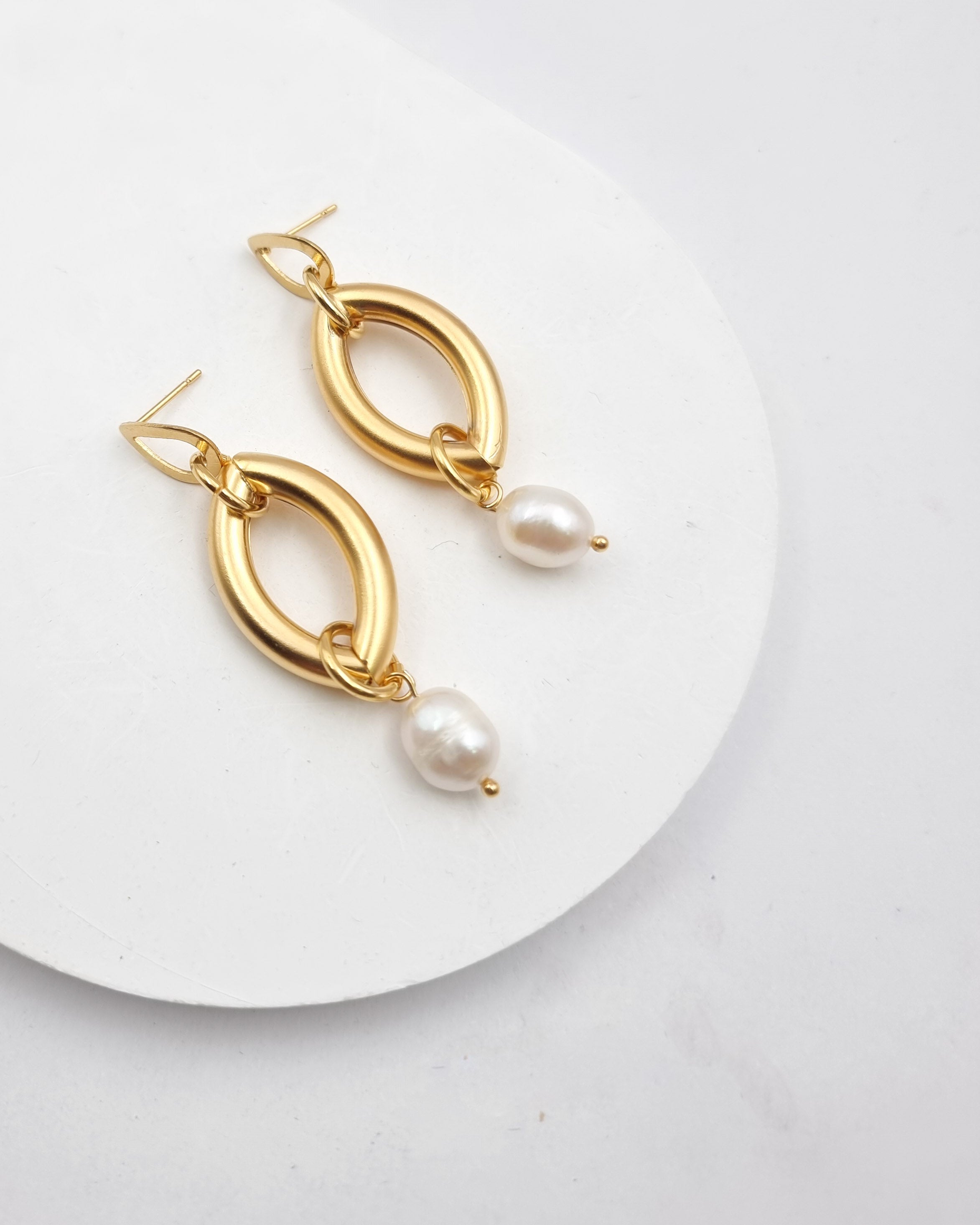 עגילי טיפות פנינים זהב