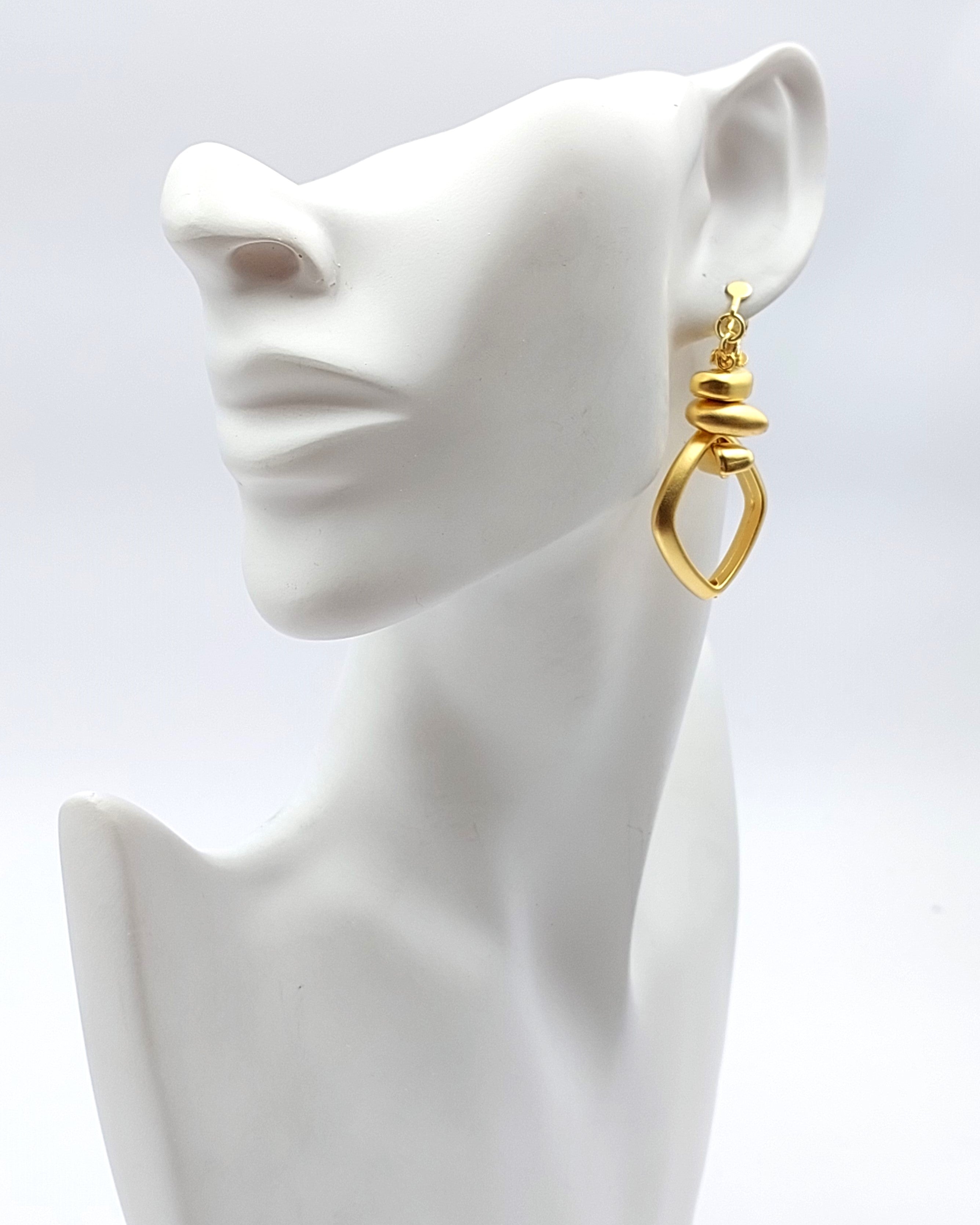 עגילי קליפס מעוין פלחים