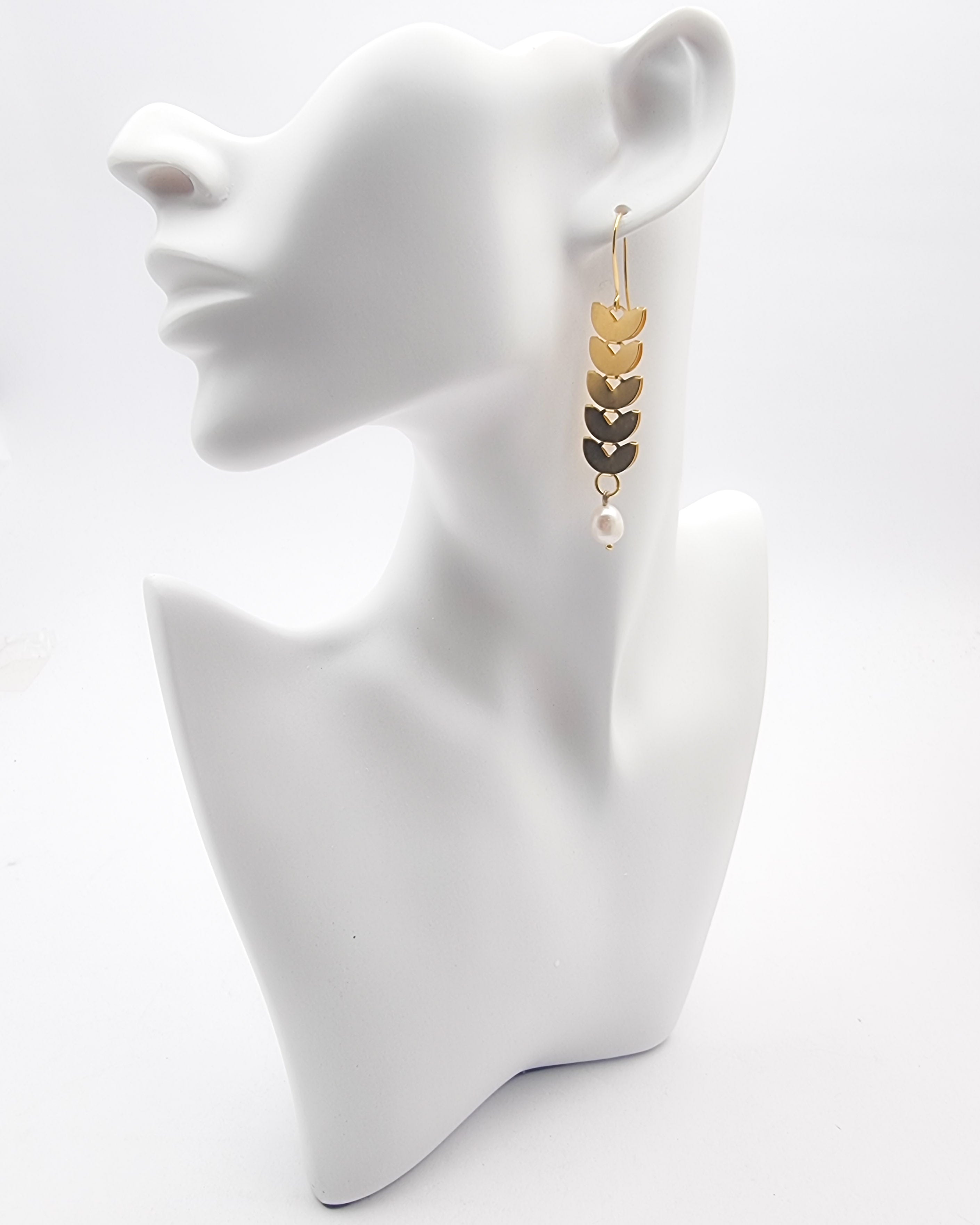 עגילי עלים פנינים