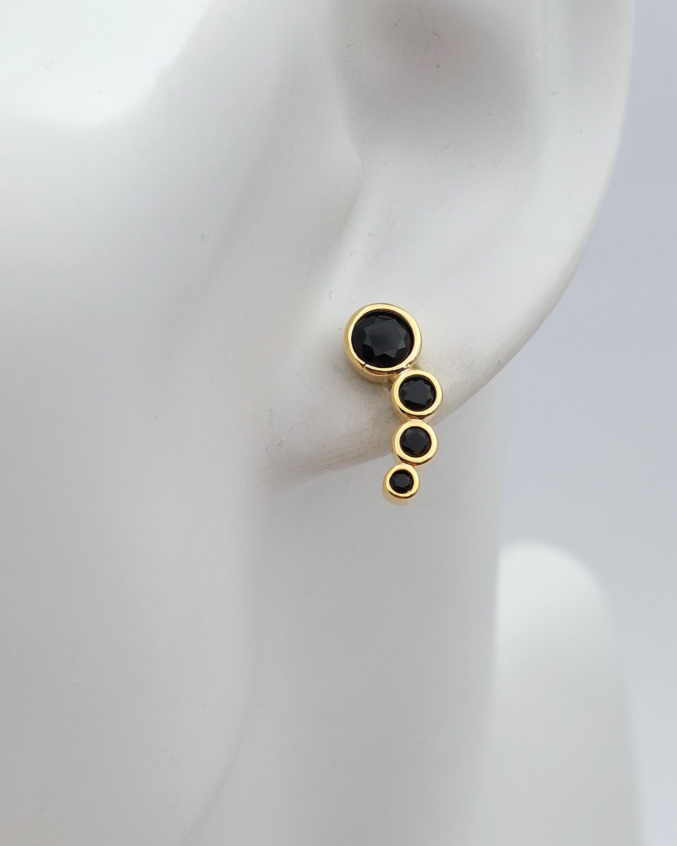 עגילי רצף זירקונים