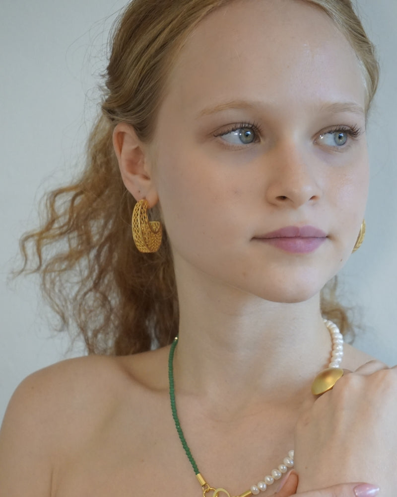 עגילי חישוק קרושה צמודים