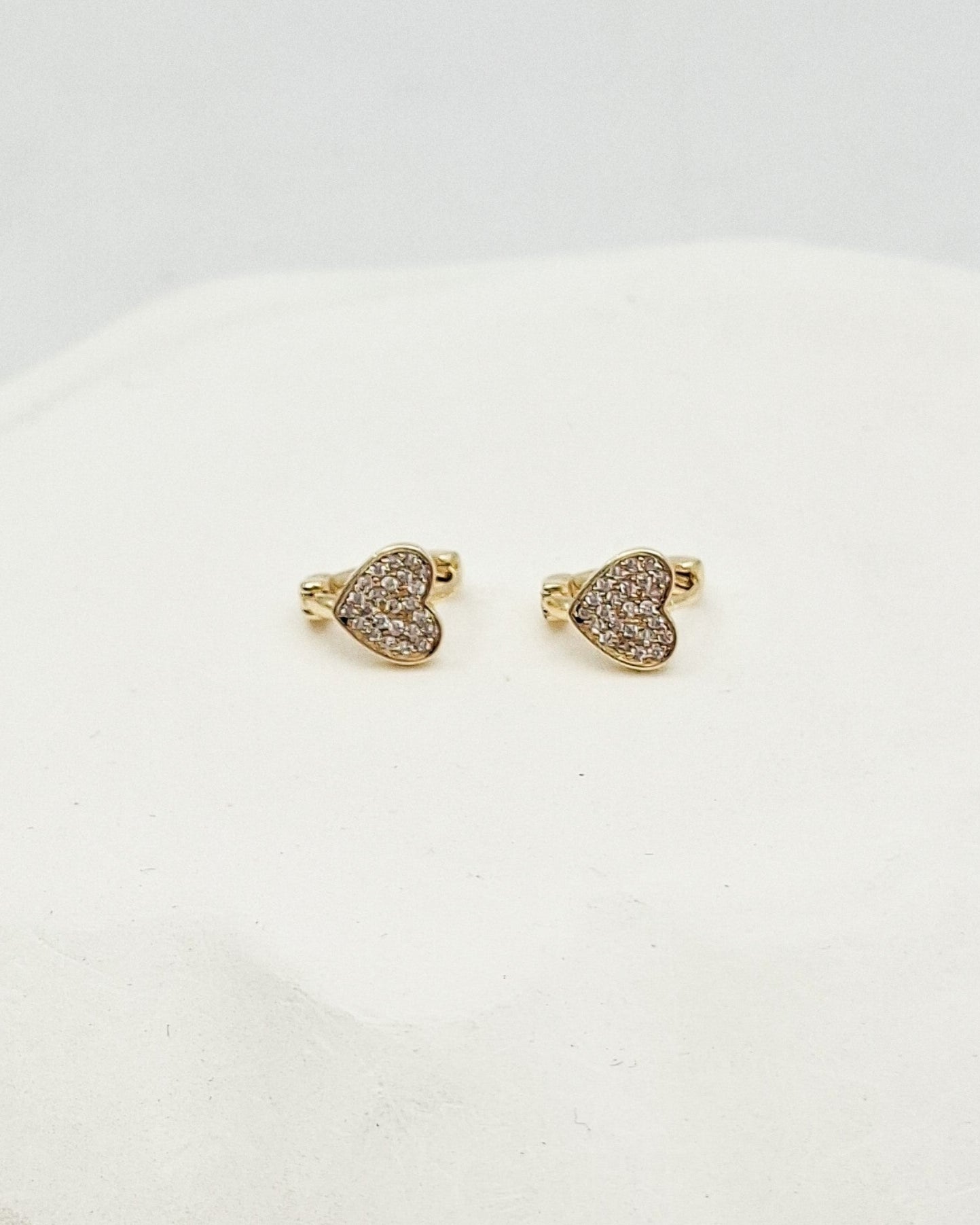 עגילי חישוק לב זירקונים