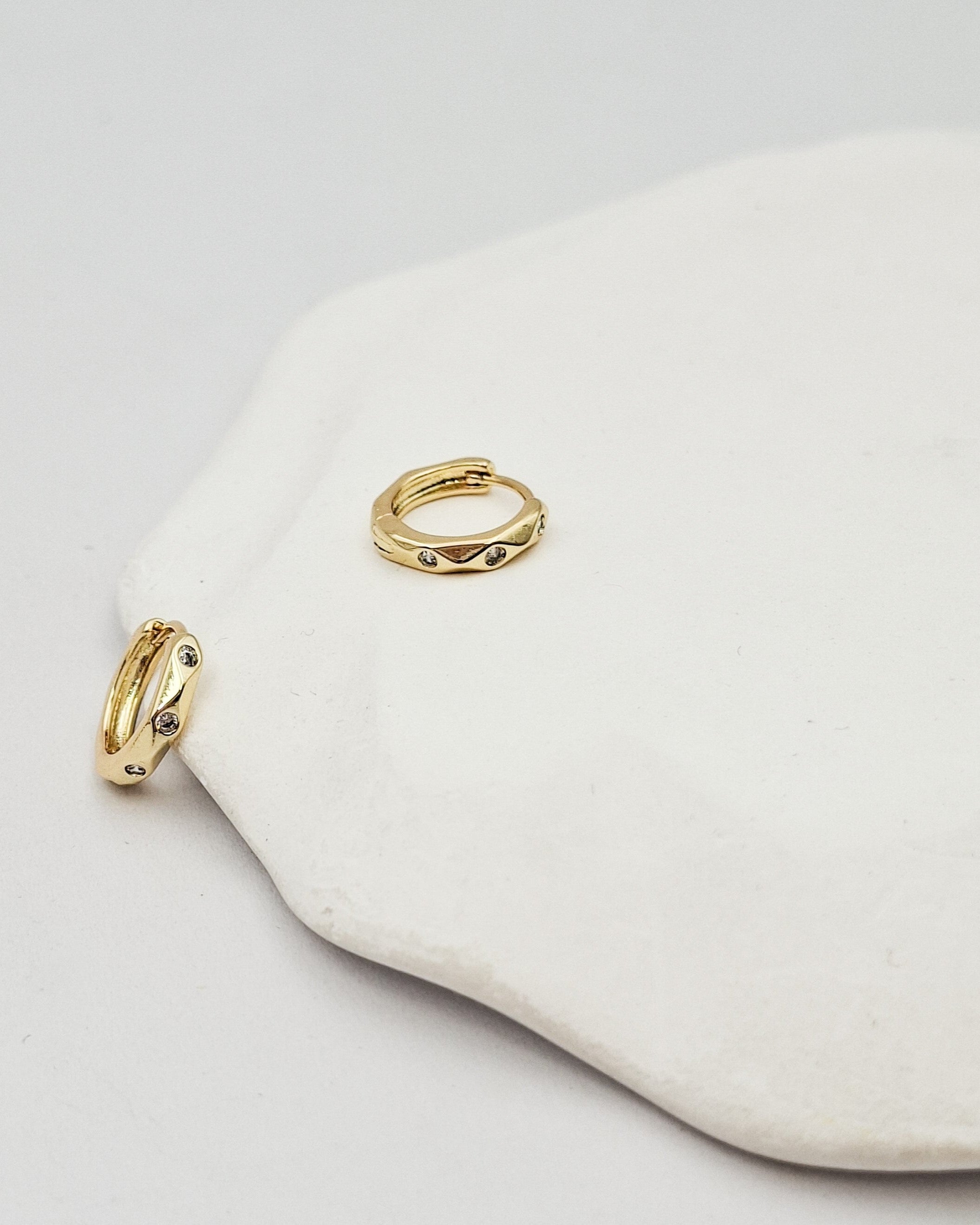 עגילי חישוק מימי