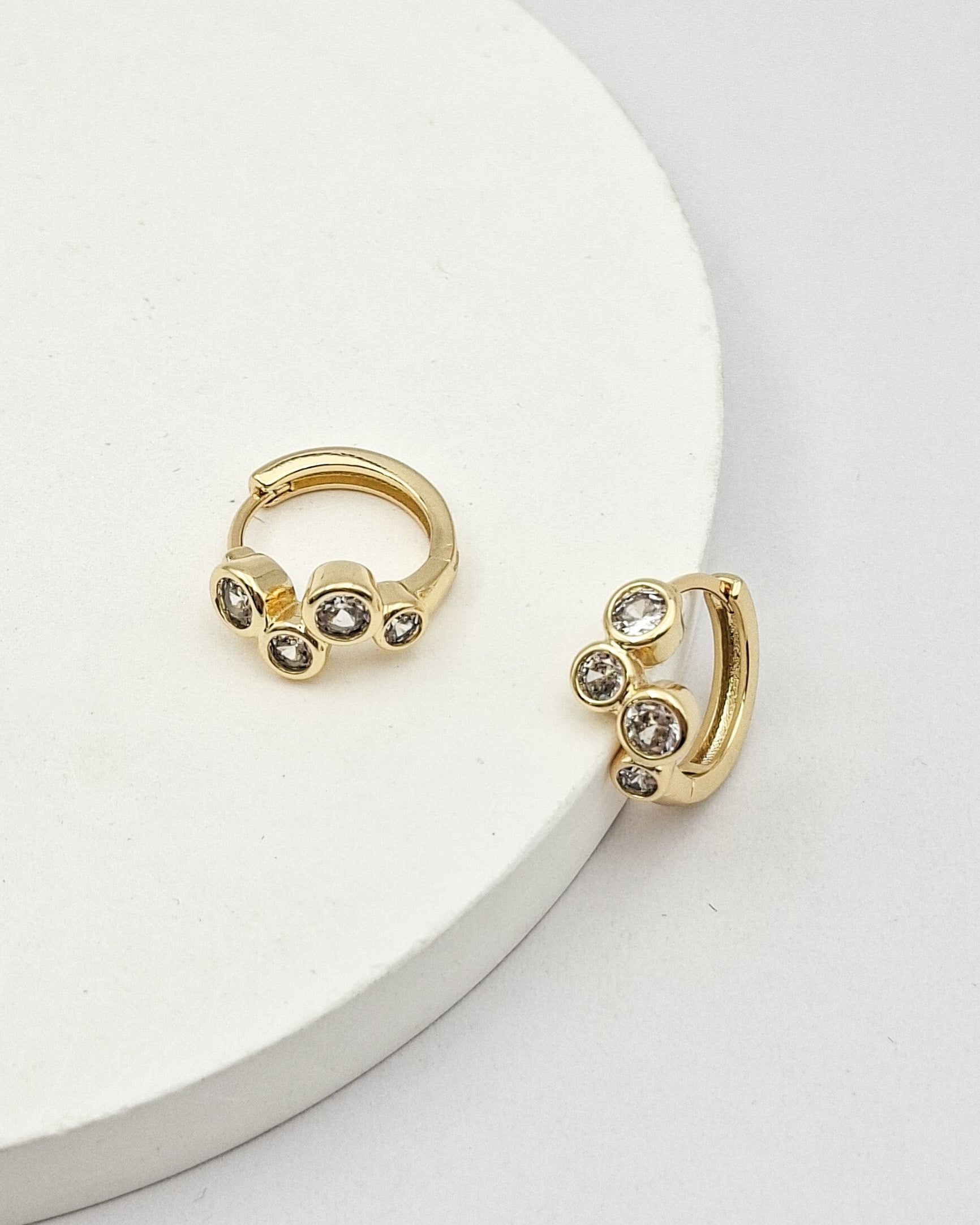 עגילי חישוק רומי