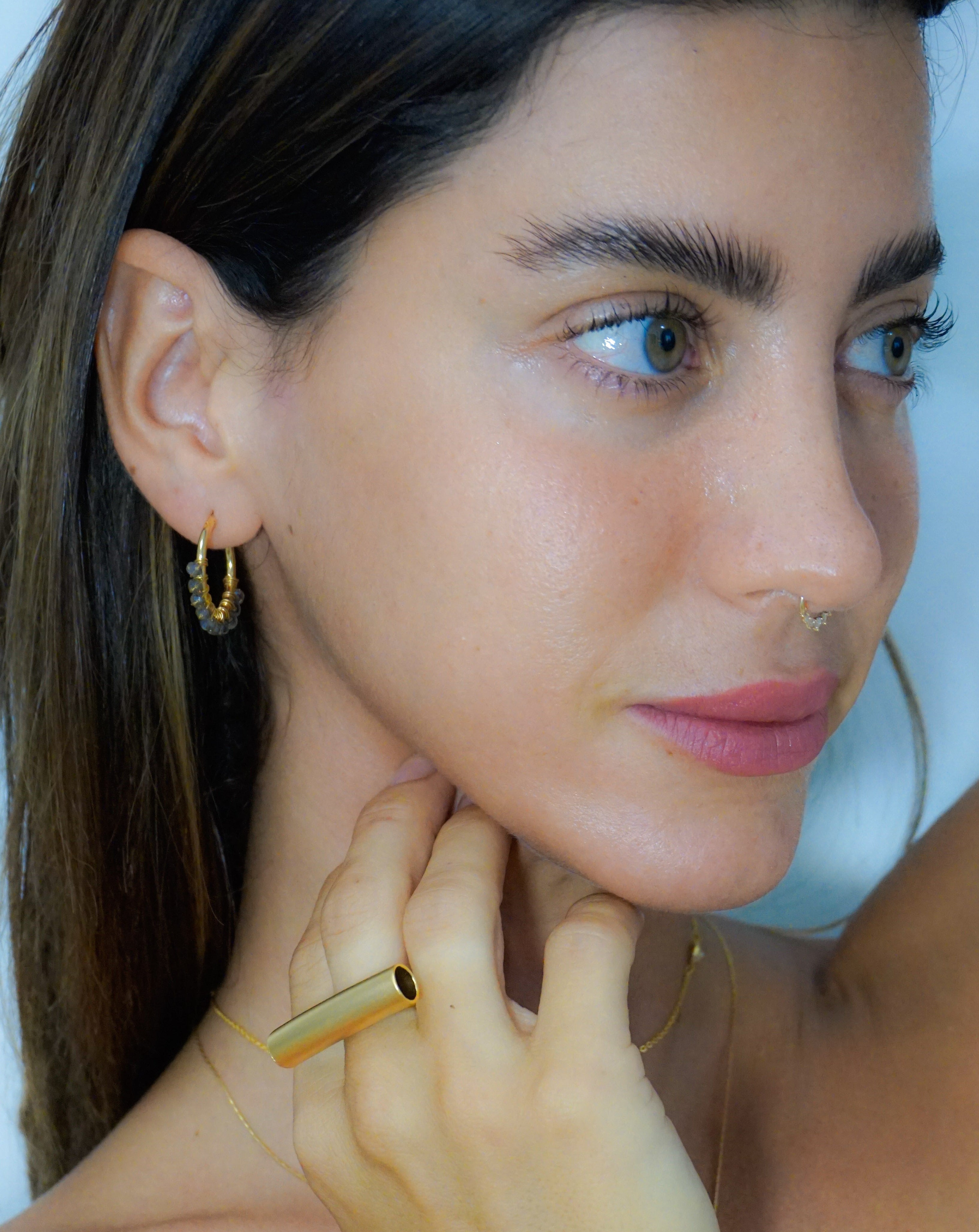 עגילי חישוק ליב קריסטלים עבודת יד