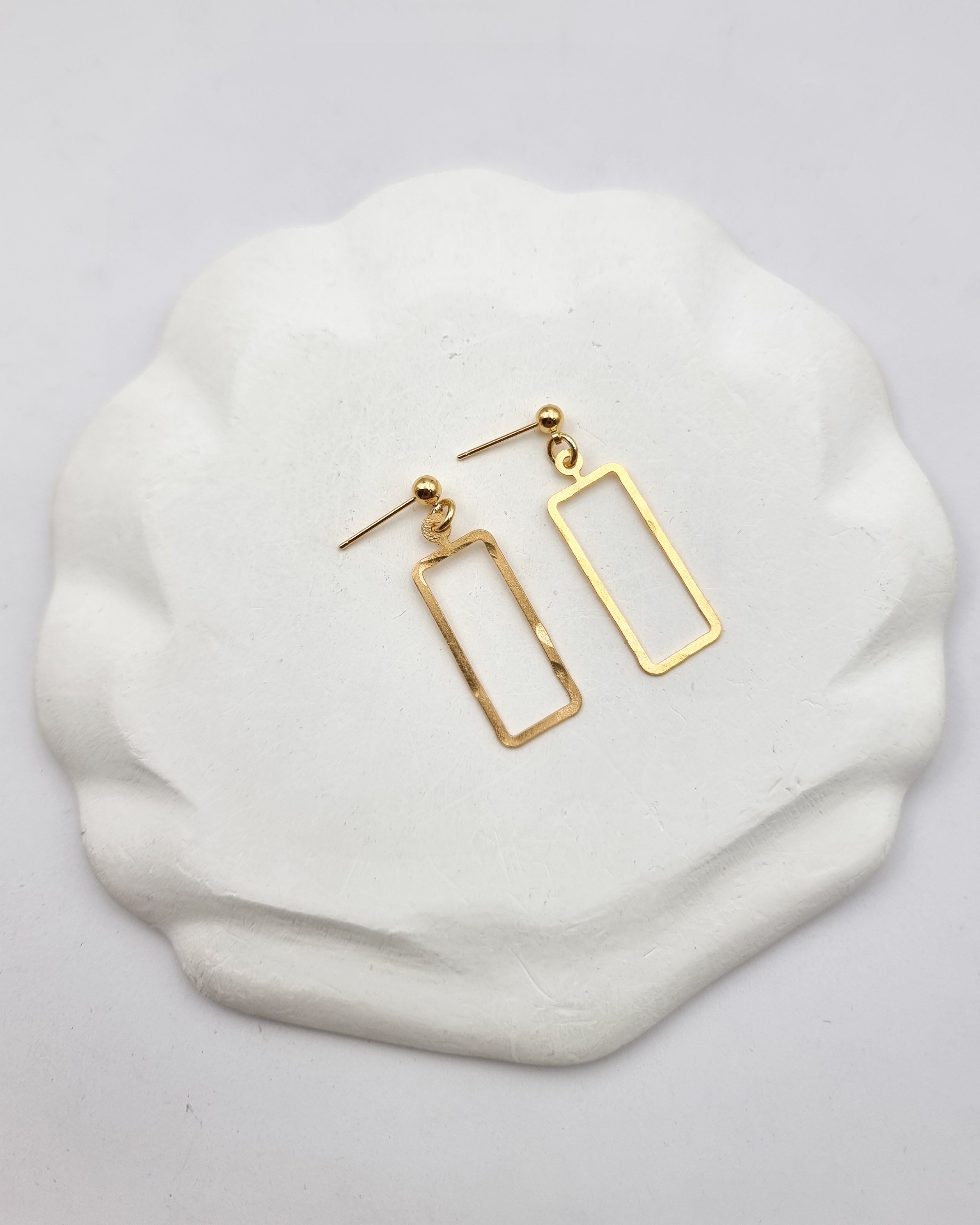 עגילי מלבן חלול קצרים