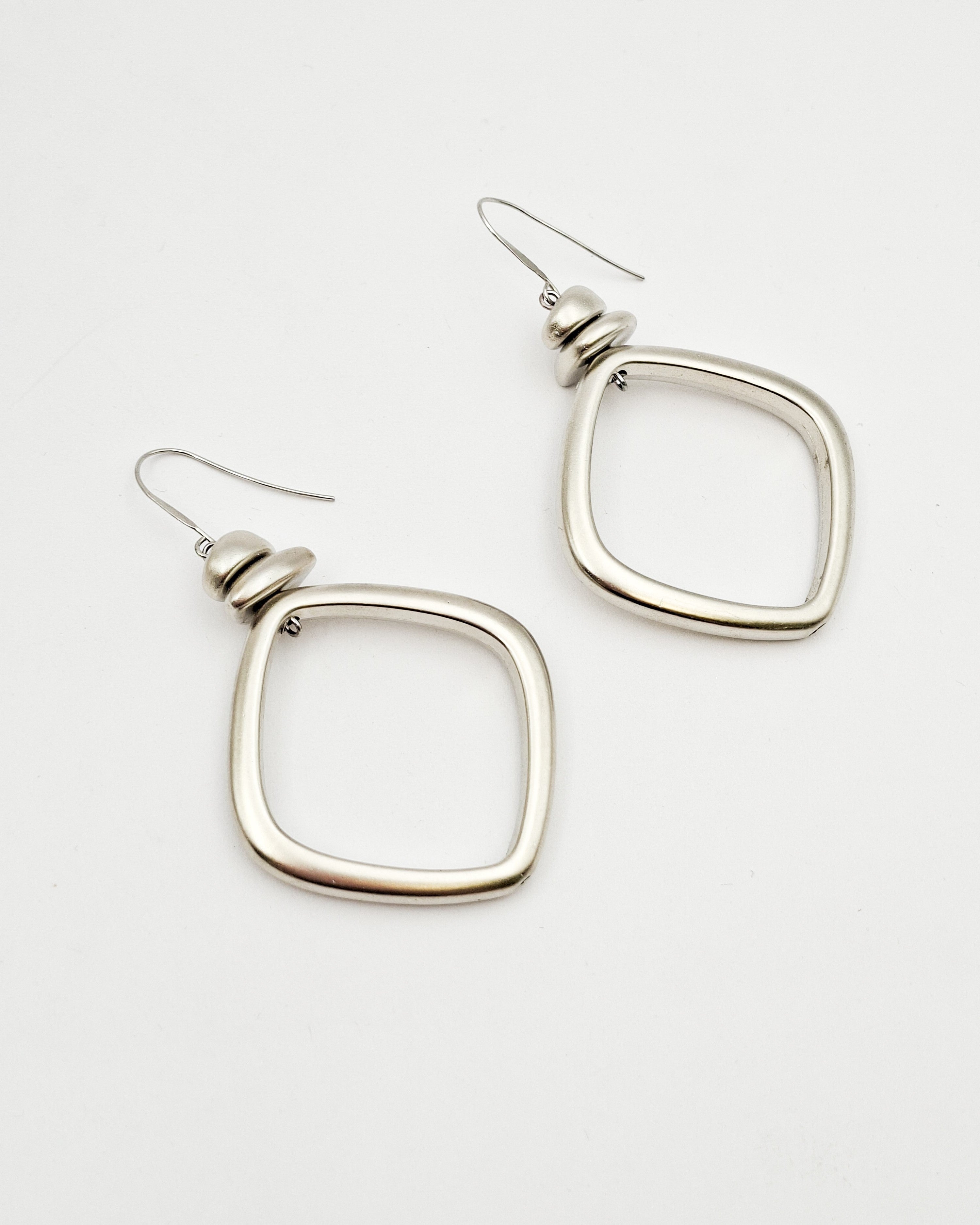 עגילי מעוין ליב