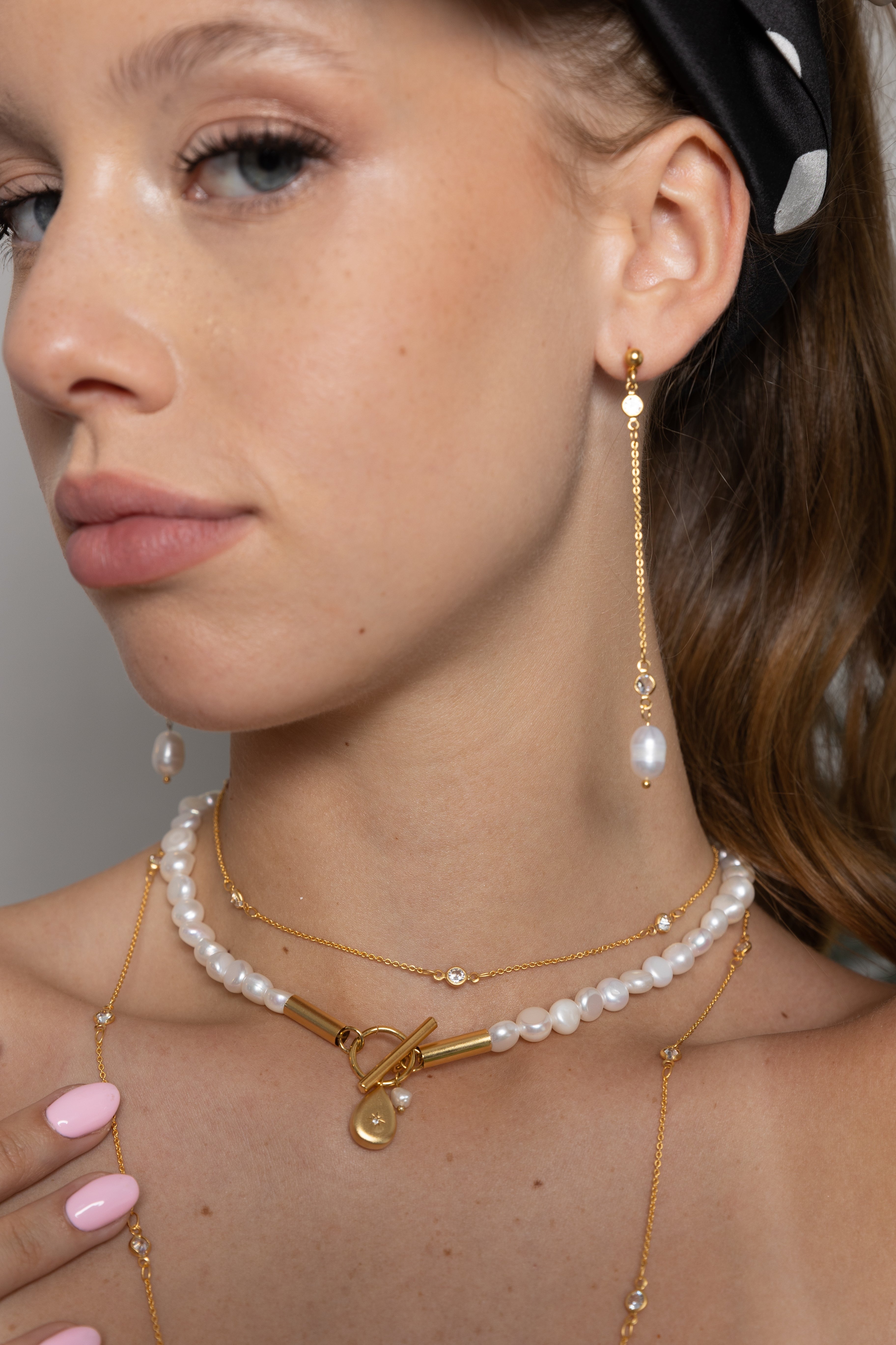 שרשרת זירקונים משובצים ארוכה