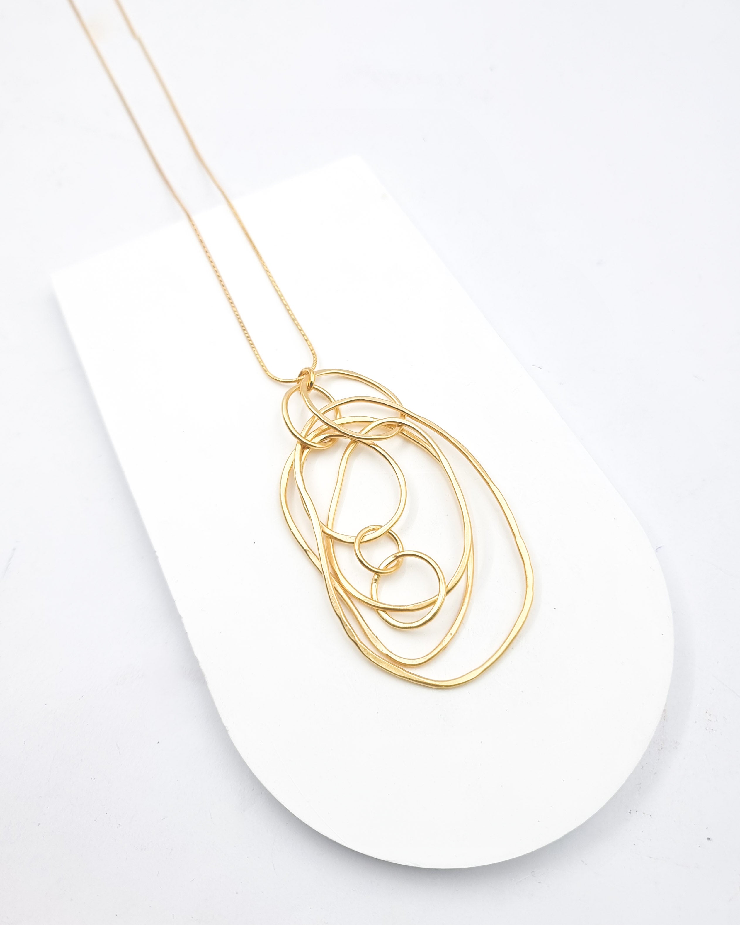 שרשרת לולאות עבודת יד זהב