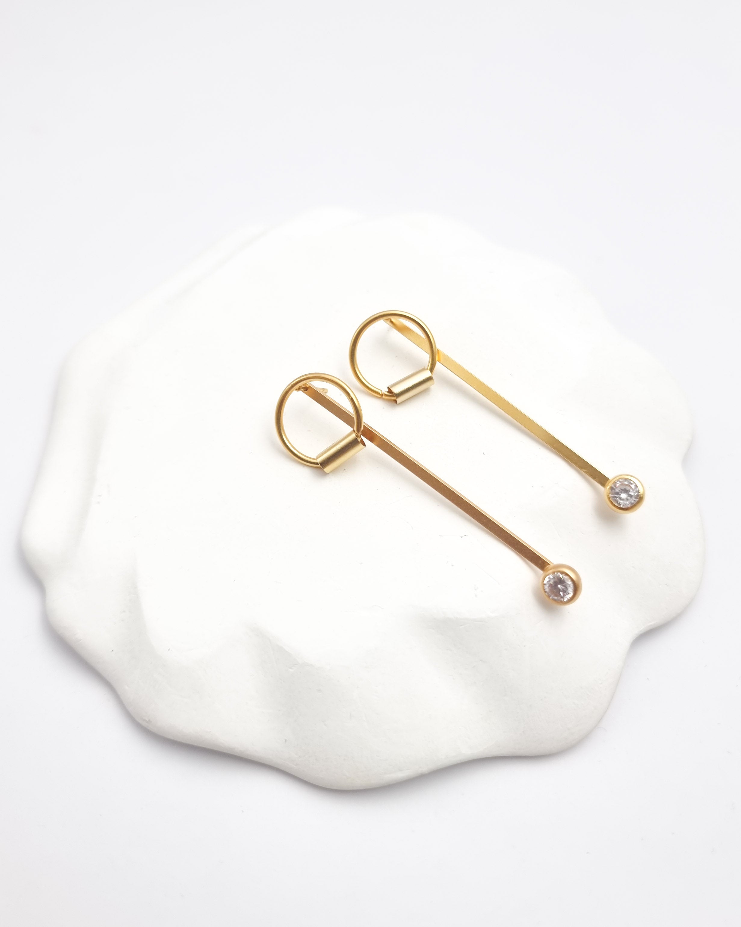 עגילי לונה חובקים