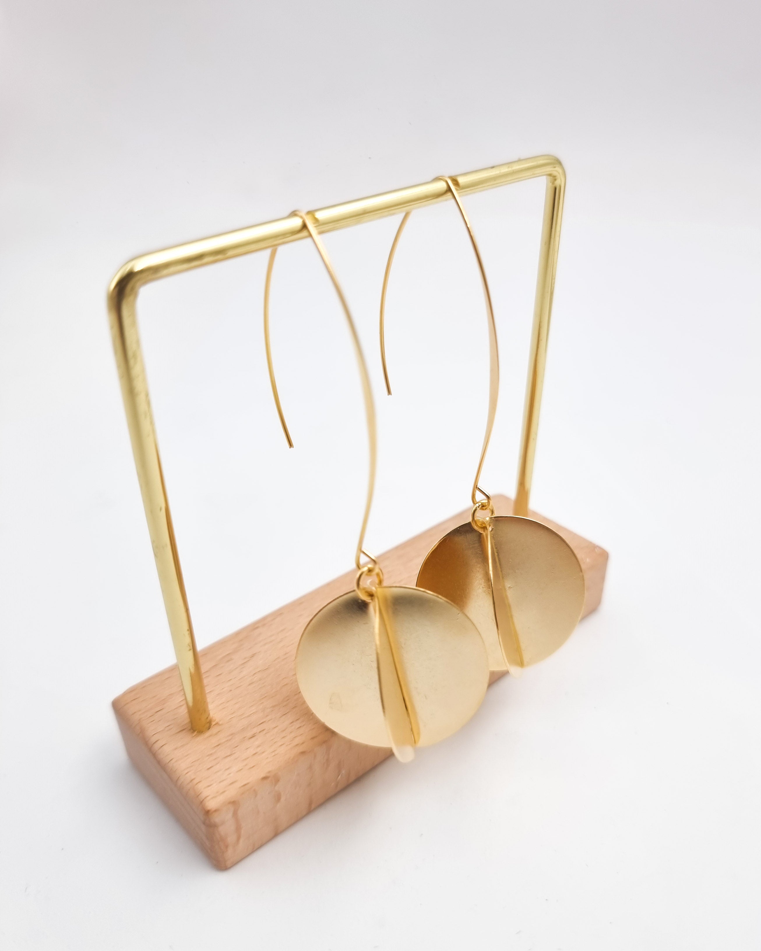 עגילי קרוסל ארוכים זהב