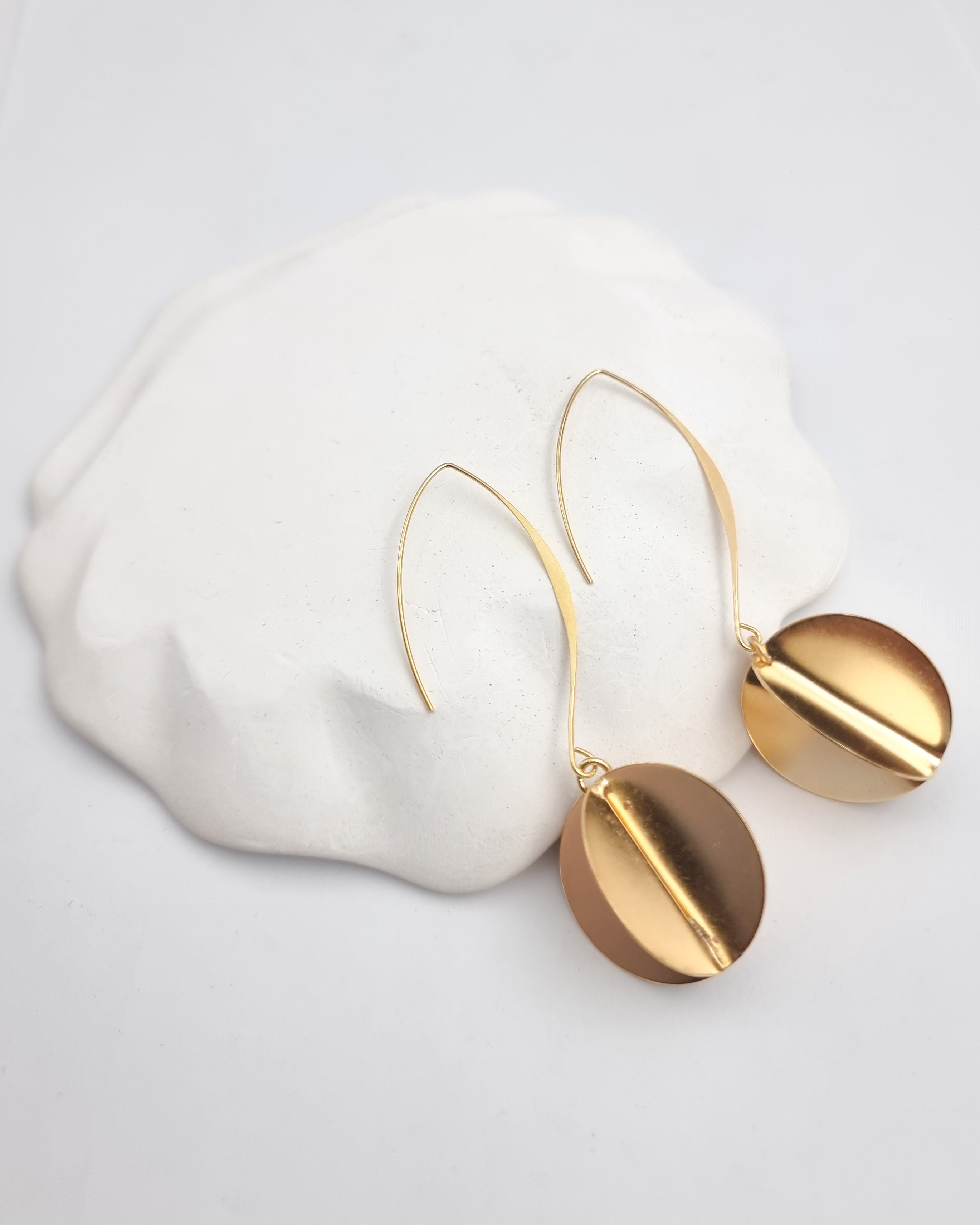 עגילי קרוסל ארוכים זהב