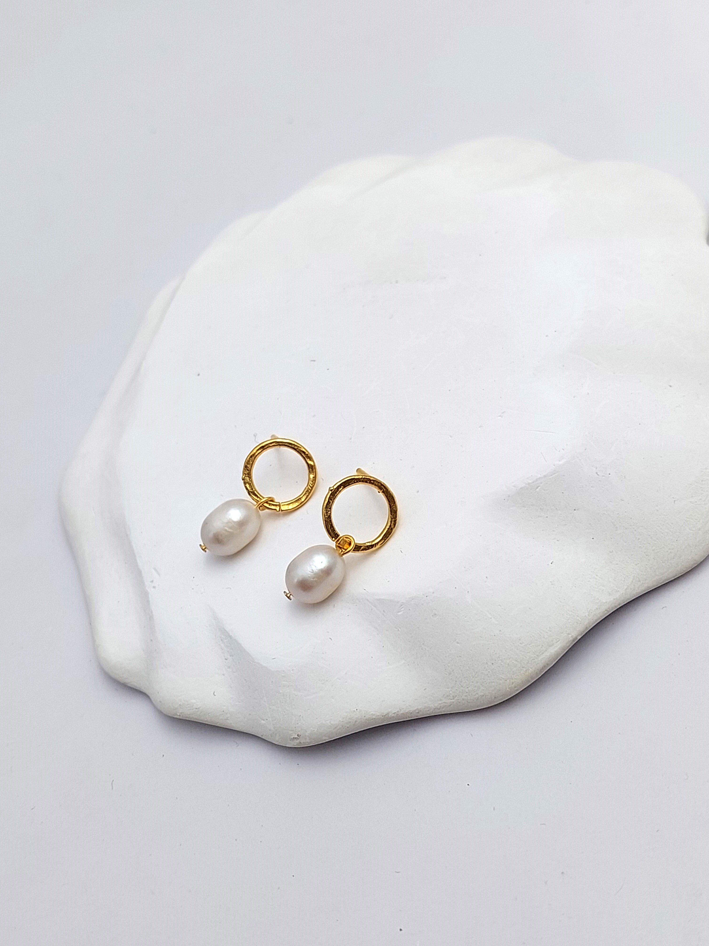 עגילי פנינה חלולים עבודת יד