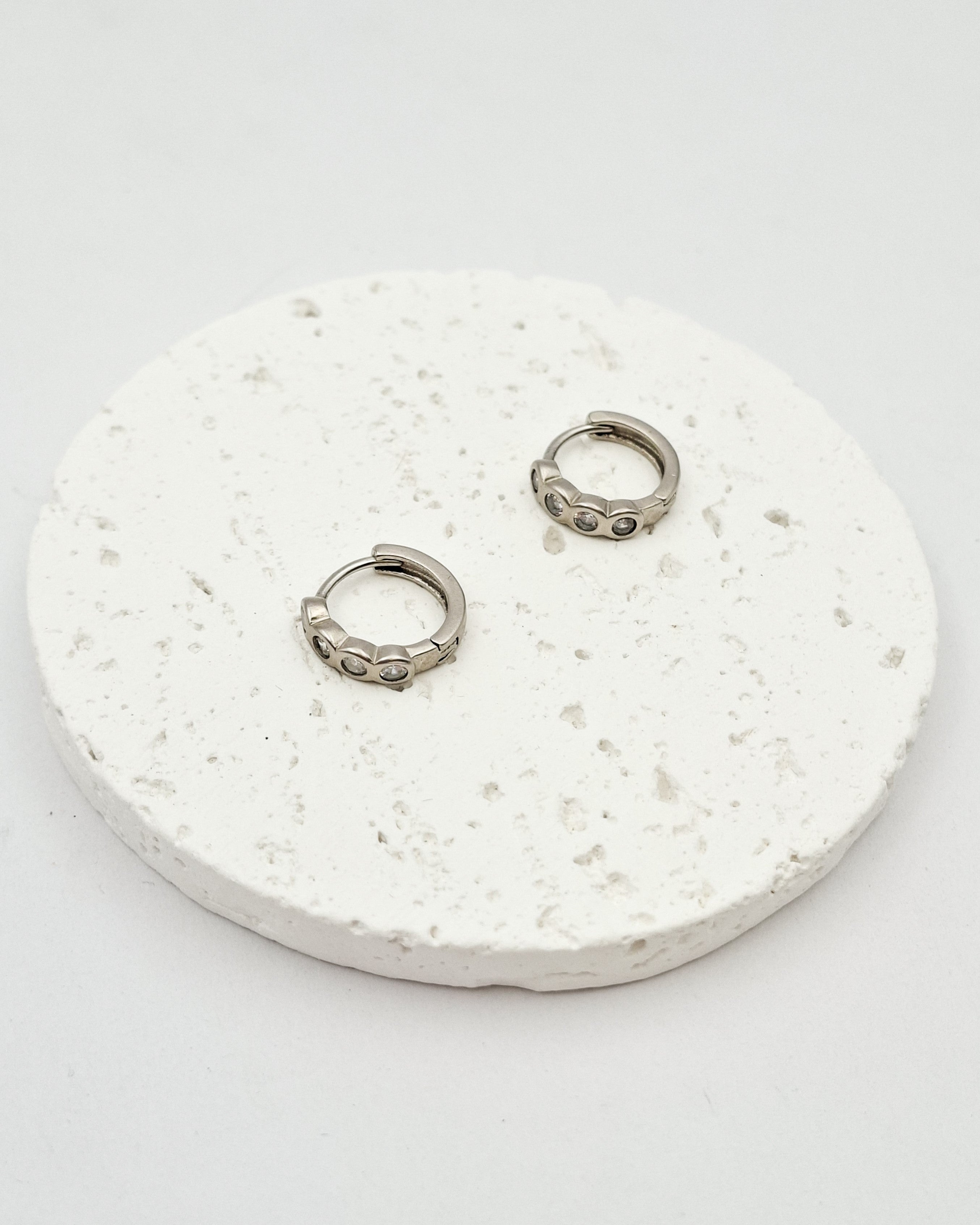 עגילי חישוק זירקונים