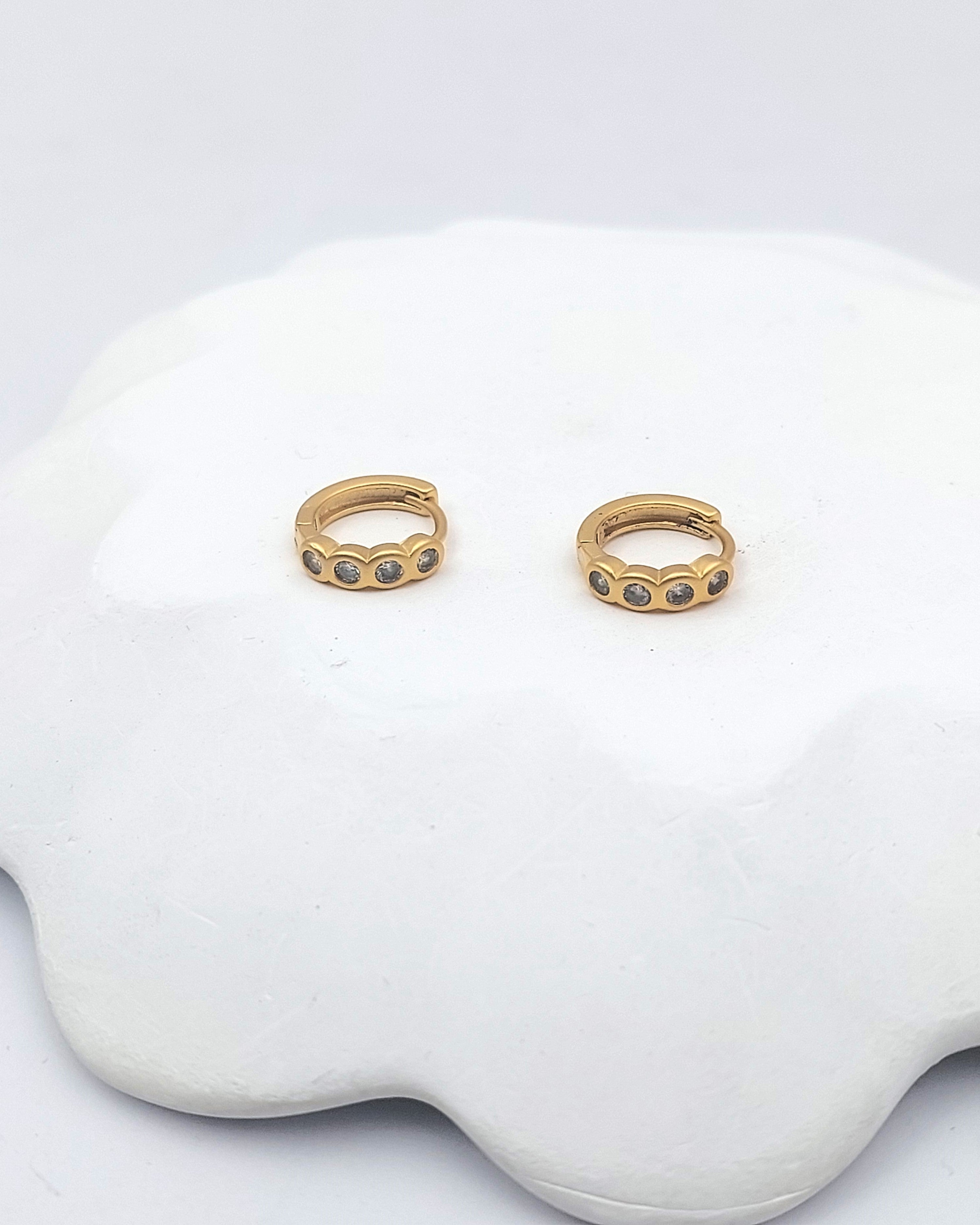 עגילי חישוק זירקונים