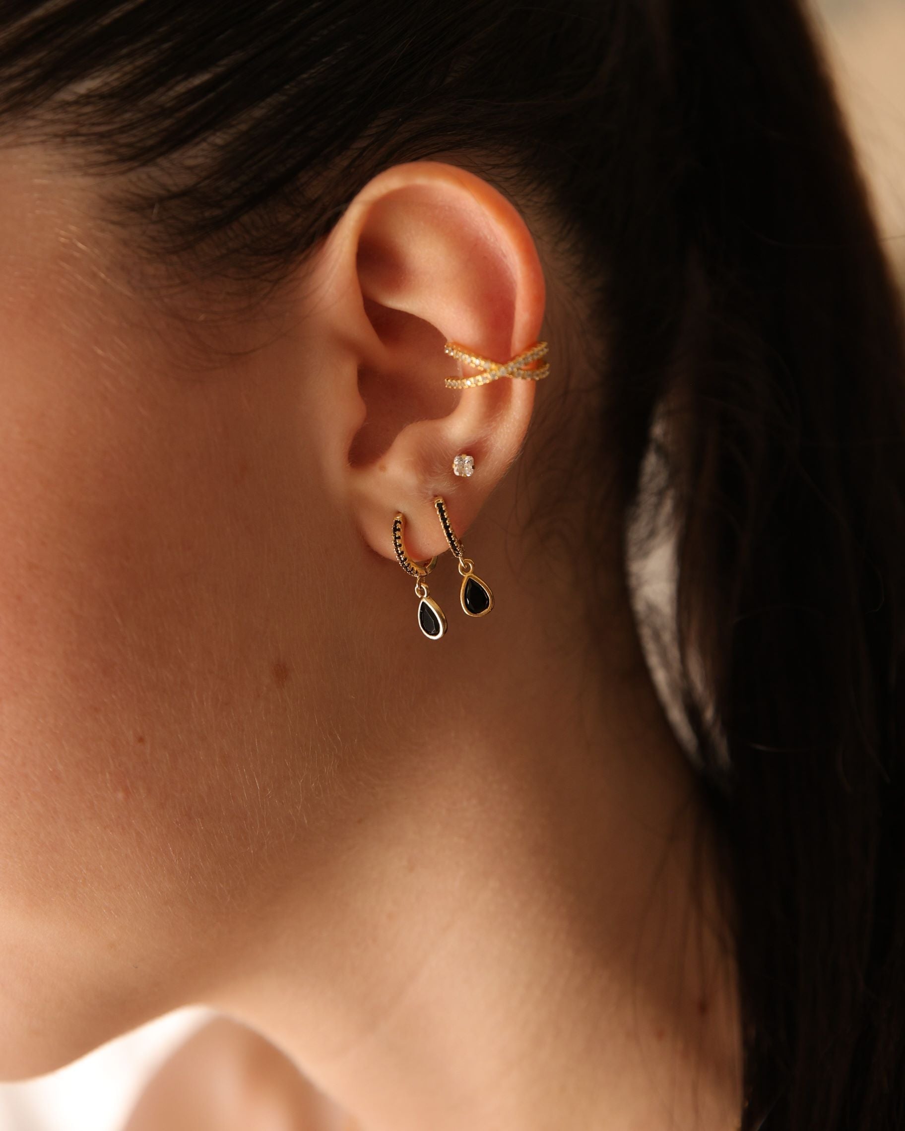 עגילי חישוק קטנים בלאק