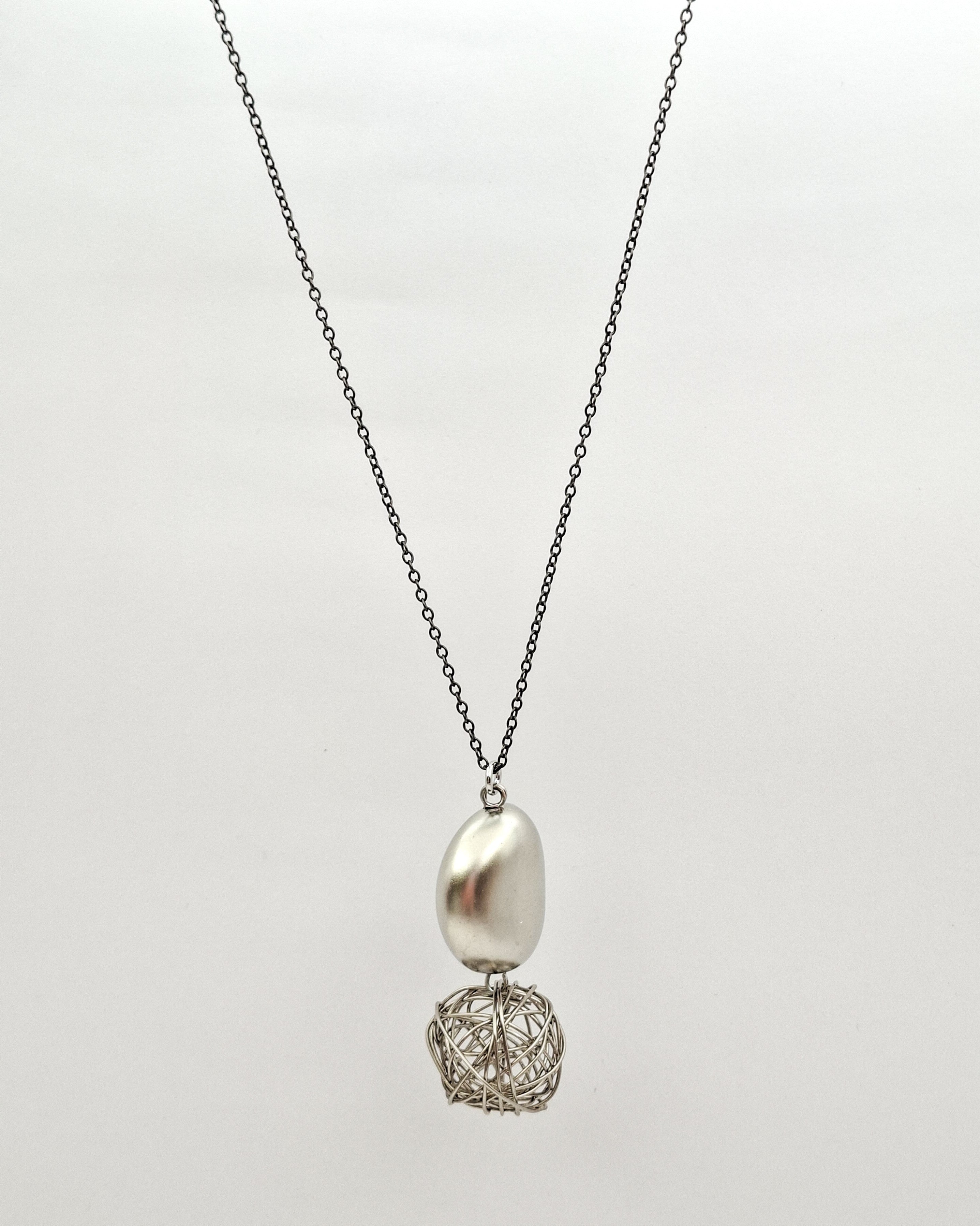 שרשרת טיפת כסף וכדור סבך