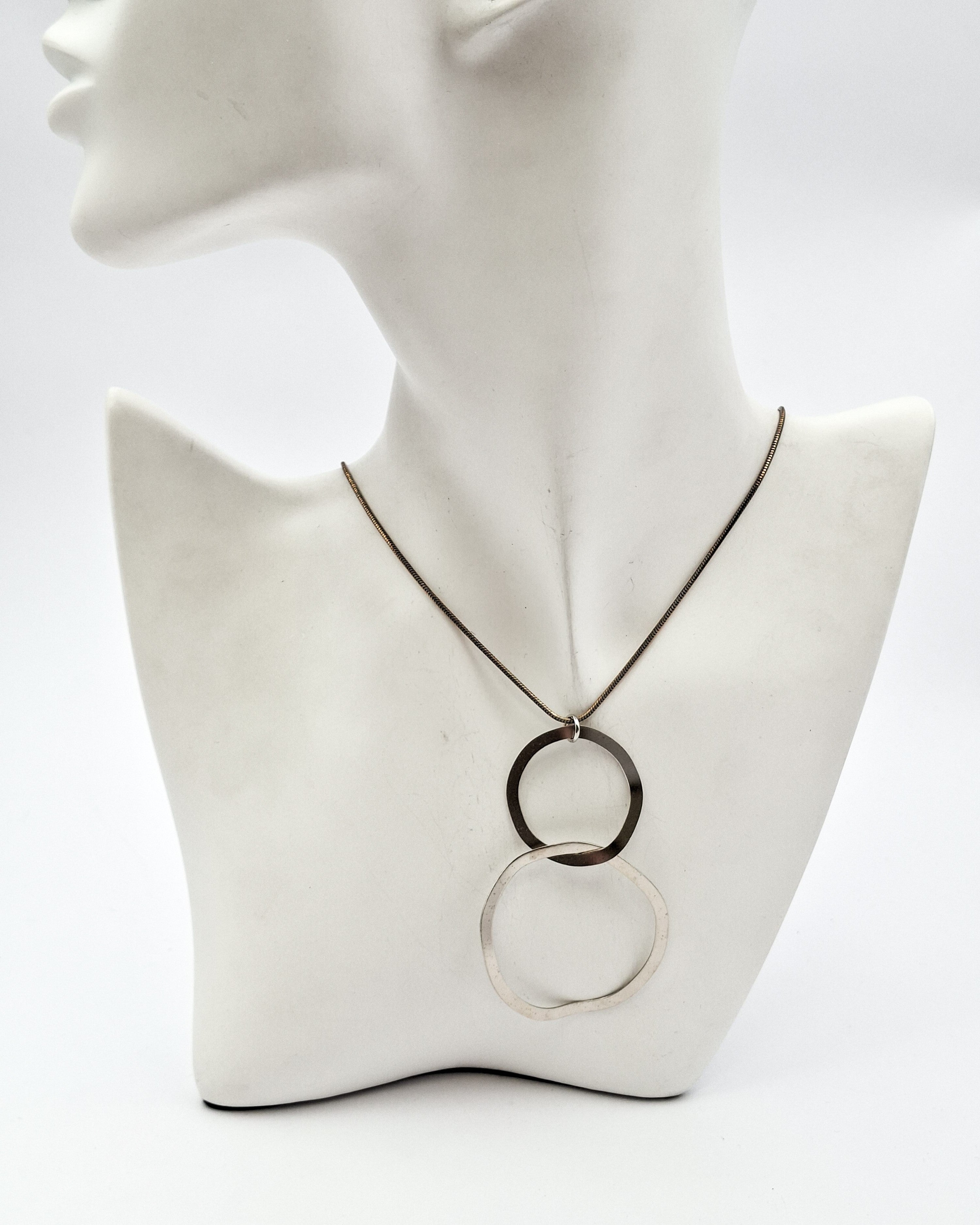 שרשרת לולאות מעוקמות