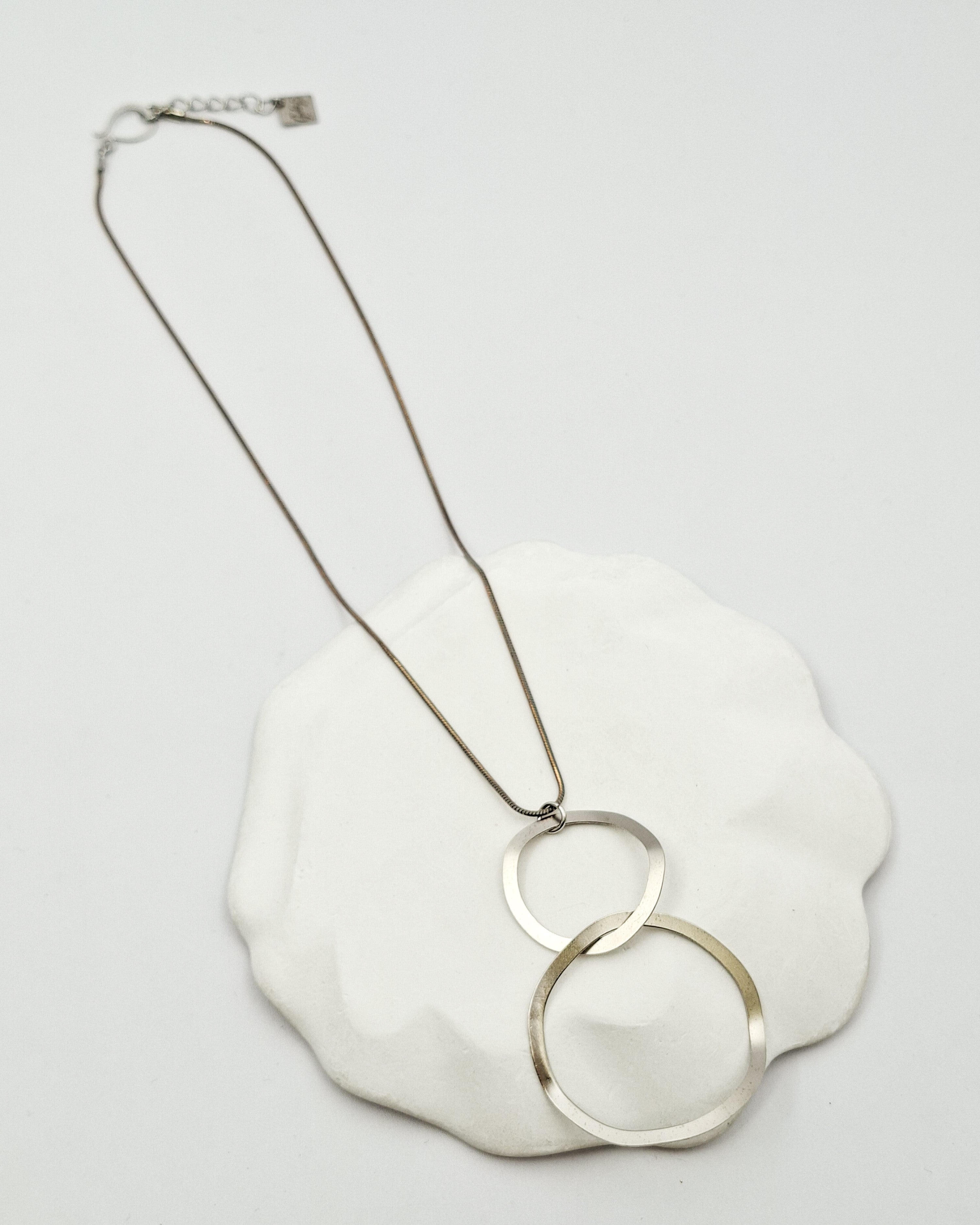 שרשרת לולאות מעוקמות