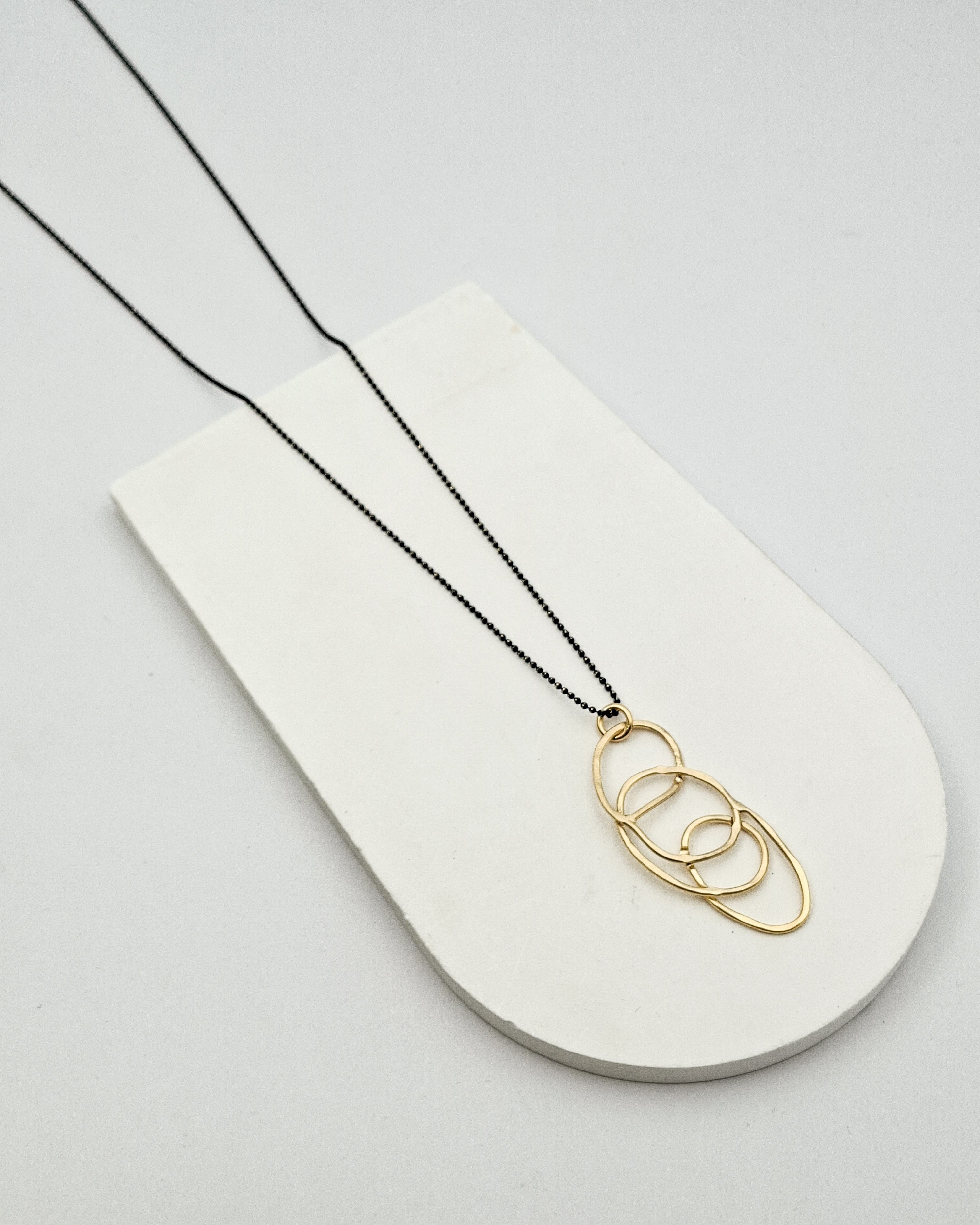 שרשרת ארוכה ברילה עבודת יד