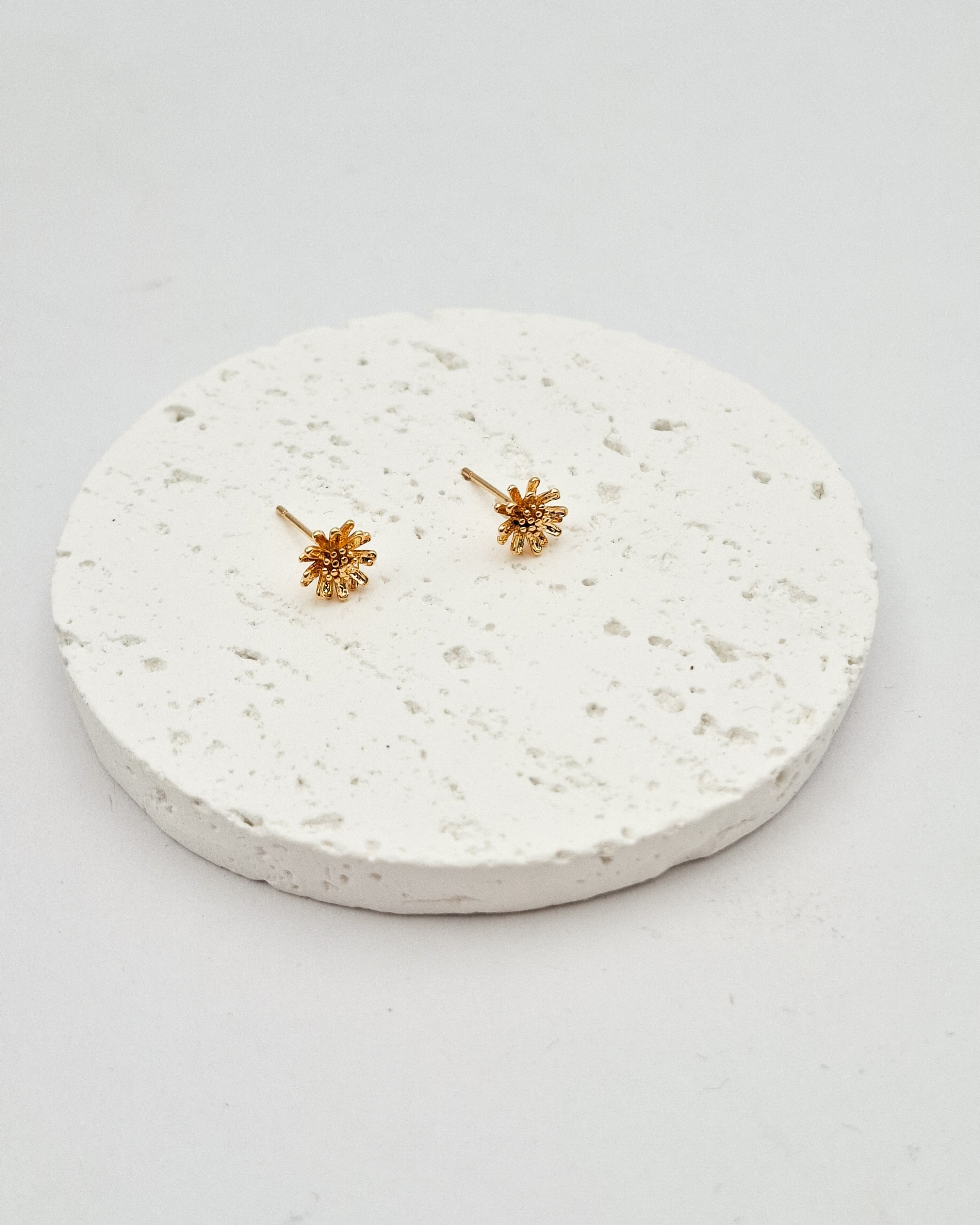 עגילי פרחי קיץ צמודים