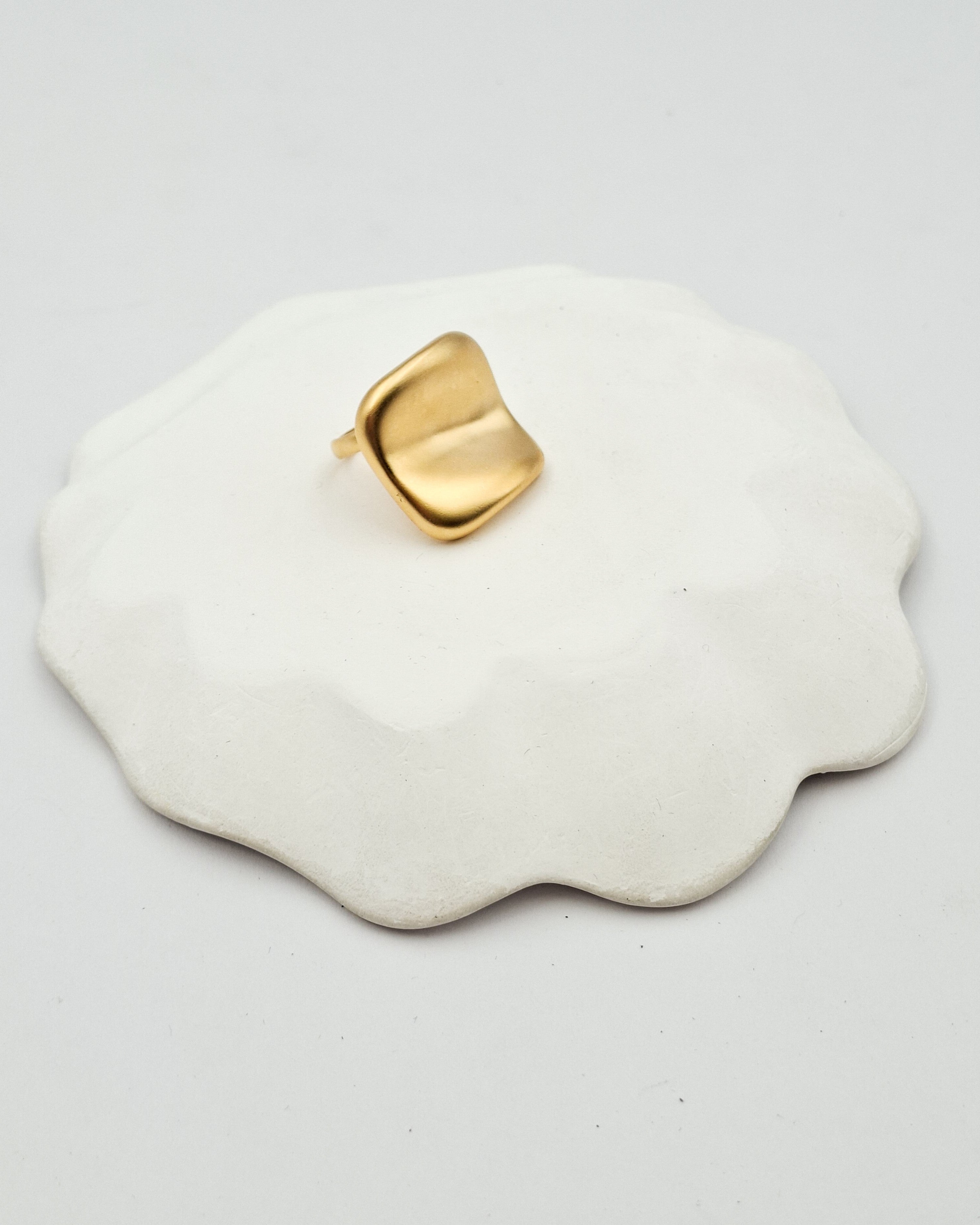 טבעת ריבוע מקומט