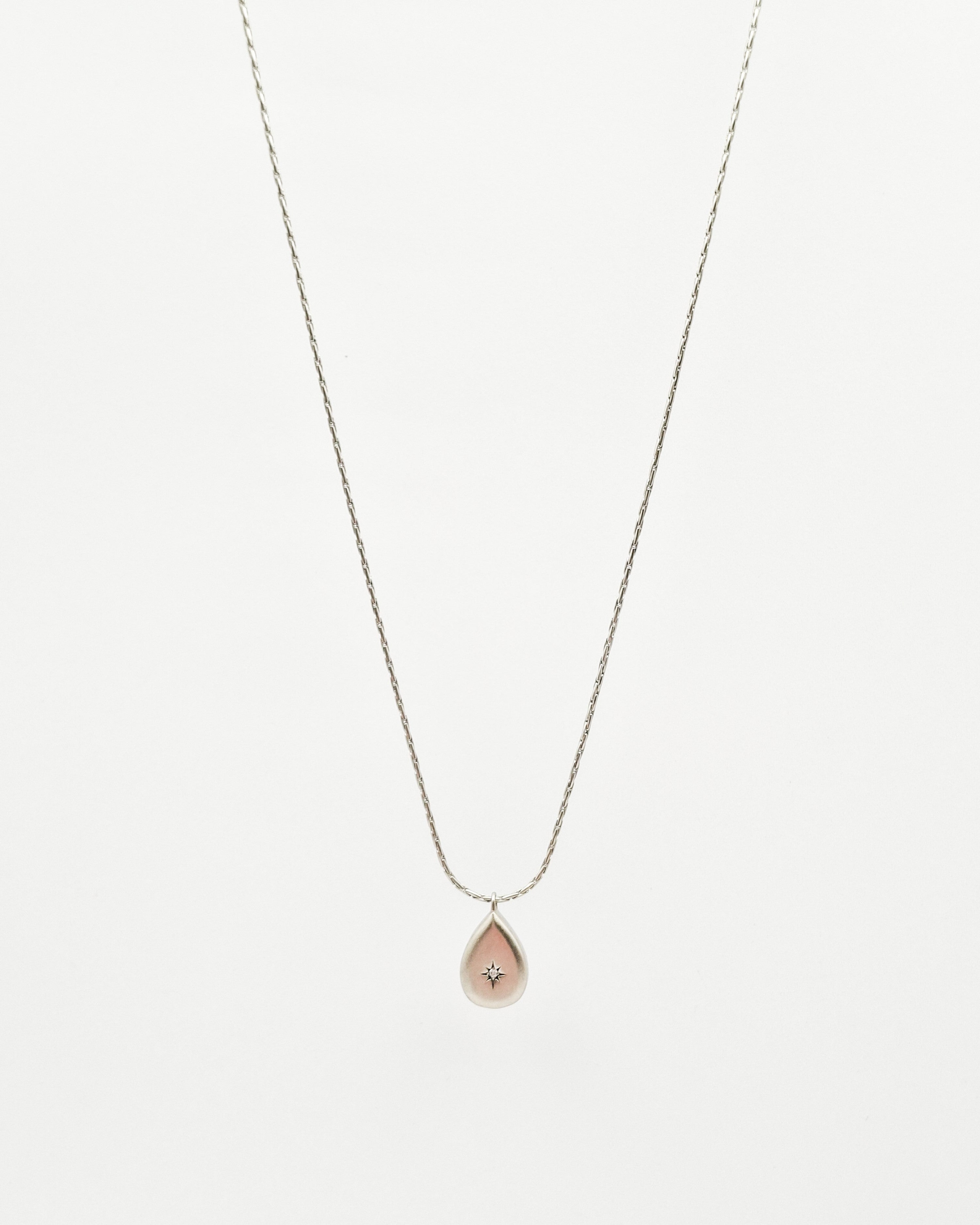 שרשרת טיפה משובצת זירקון כסף