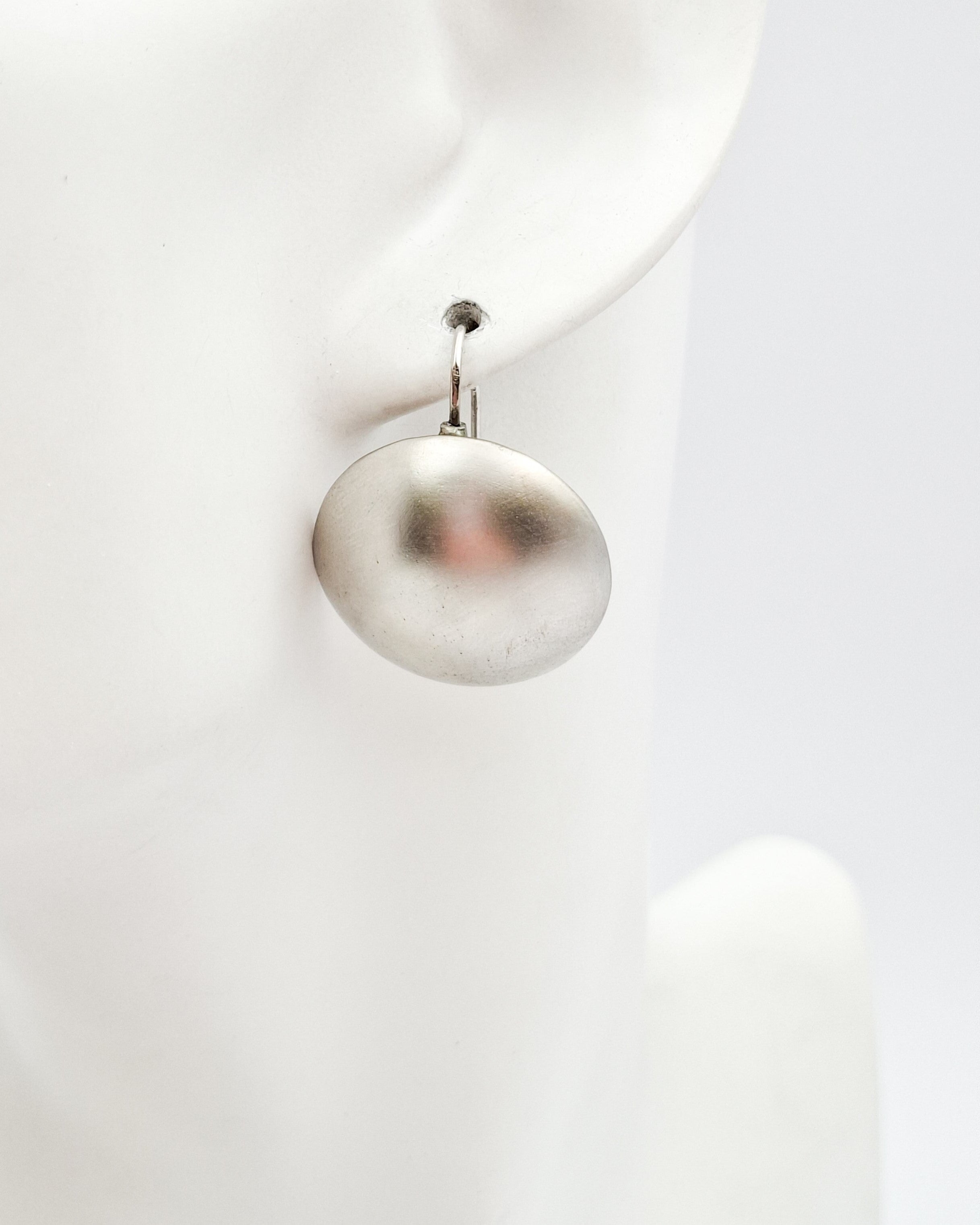 עגילי חיפ תלויים כסף